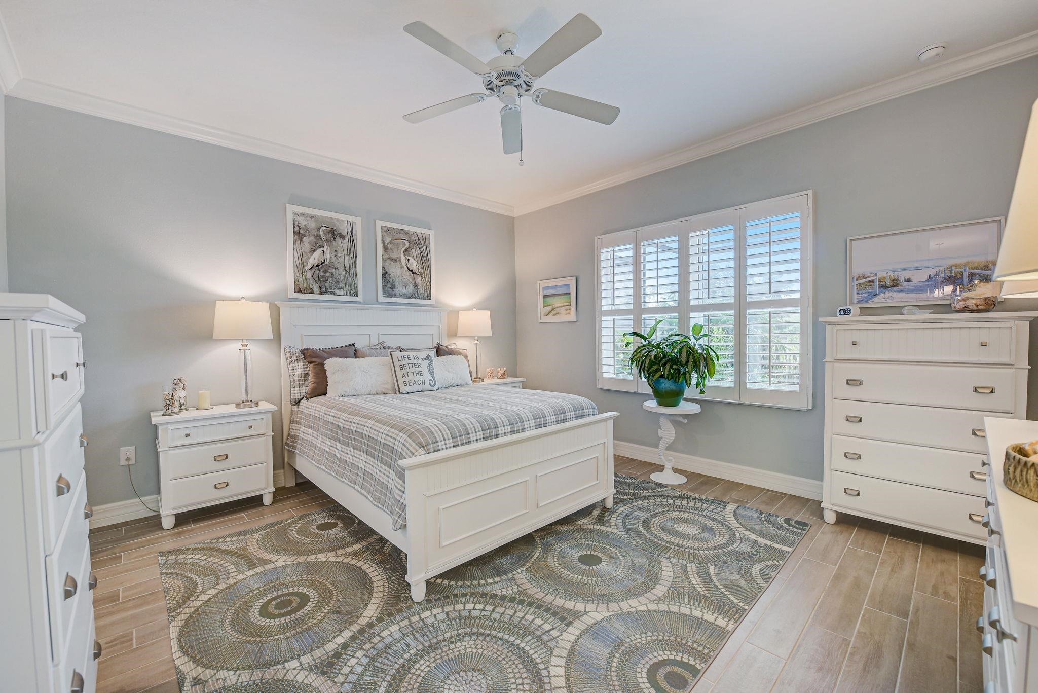 1604 Calle Grand Street