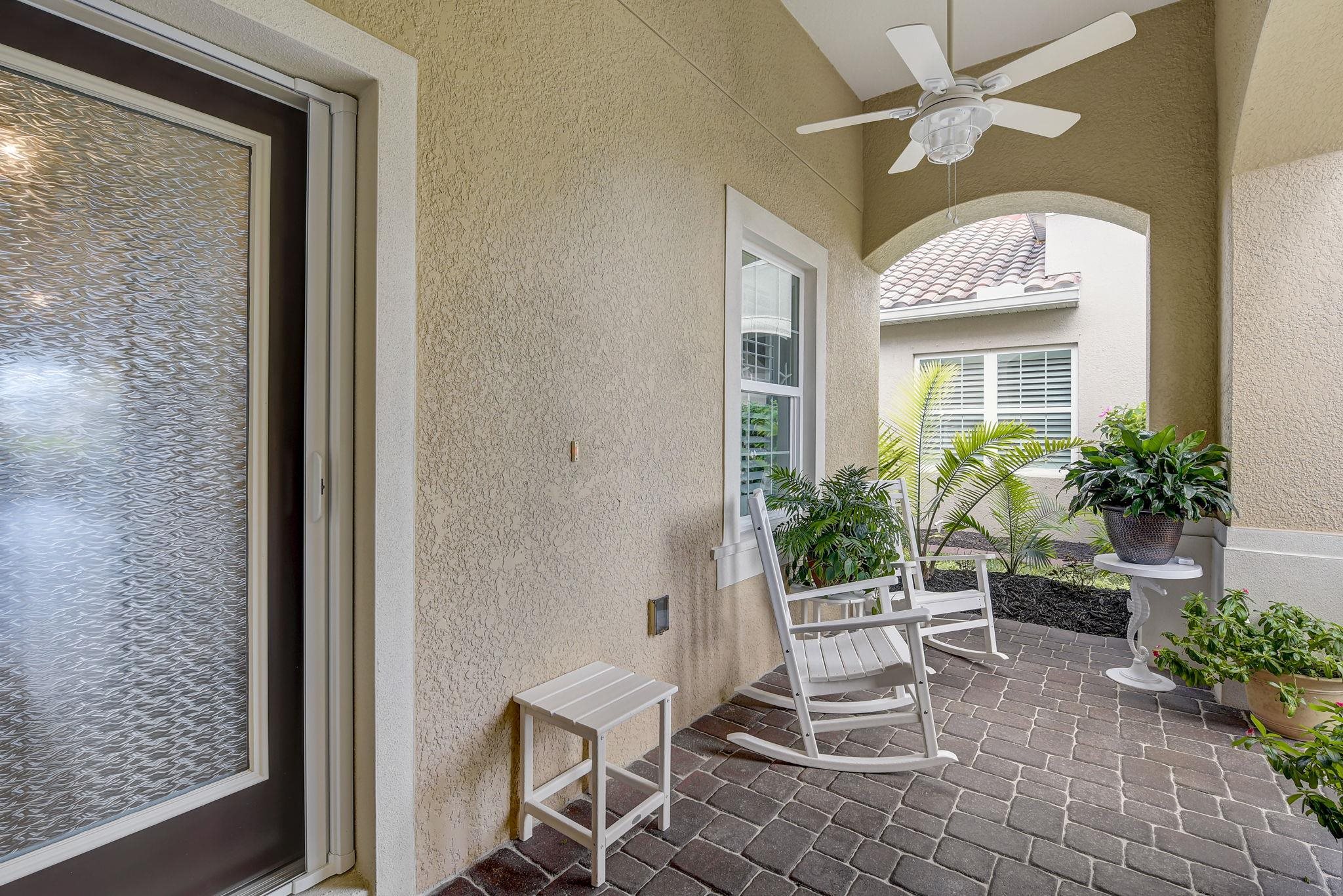 1604 Calle Grand Street