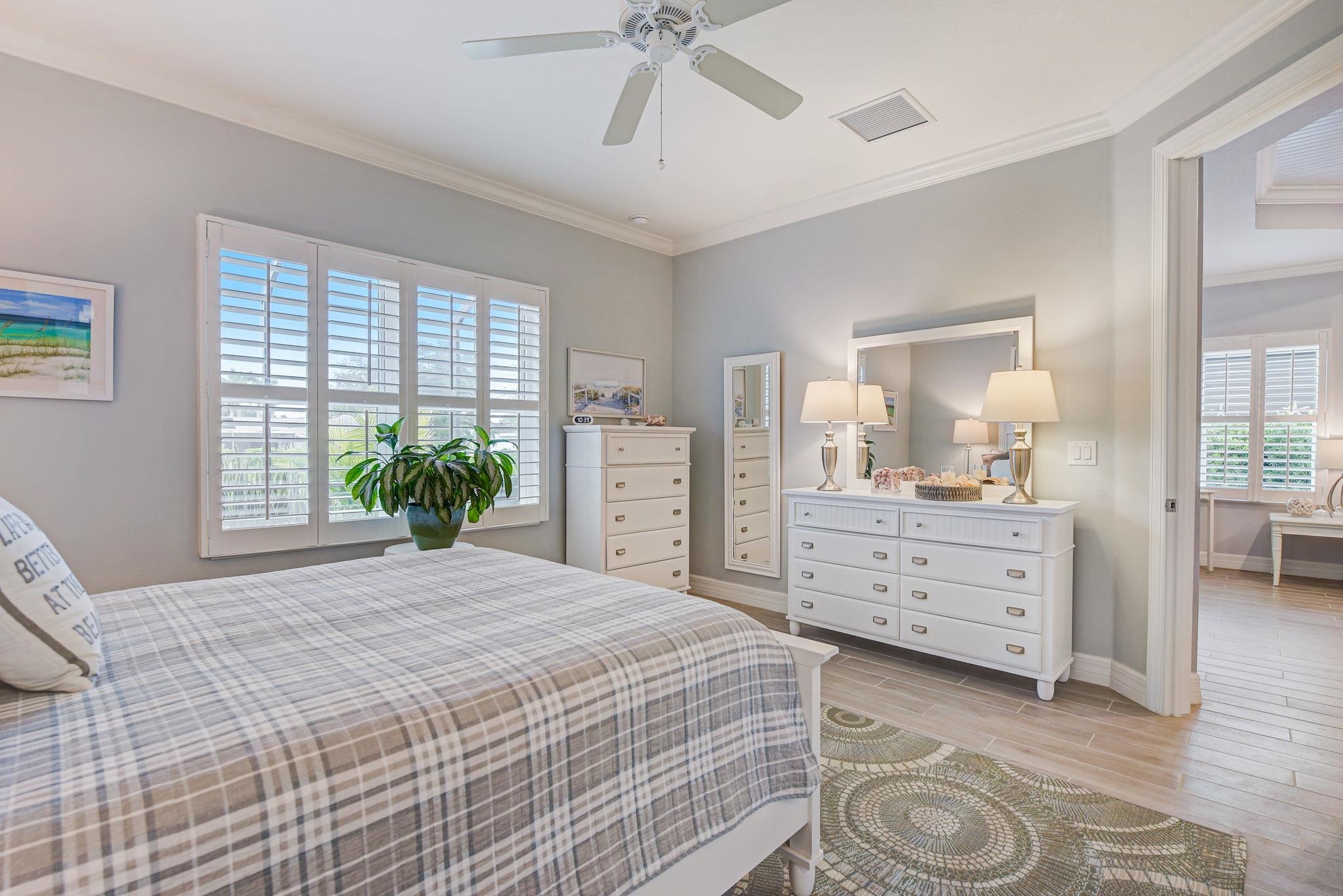 1604 Calle Grand Street