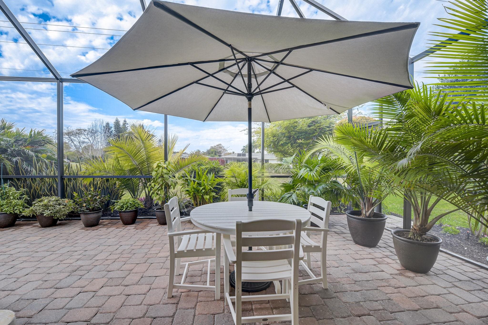 1604 Calle Grand Street