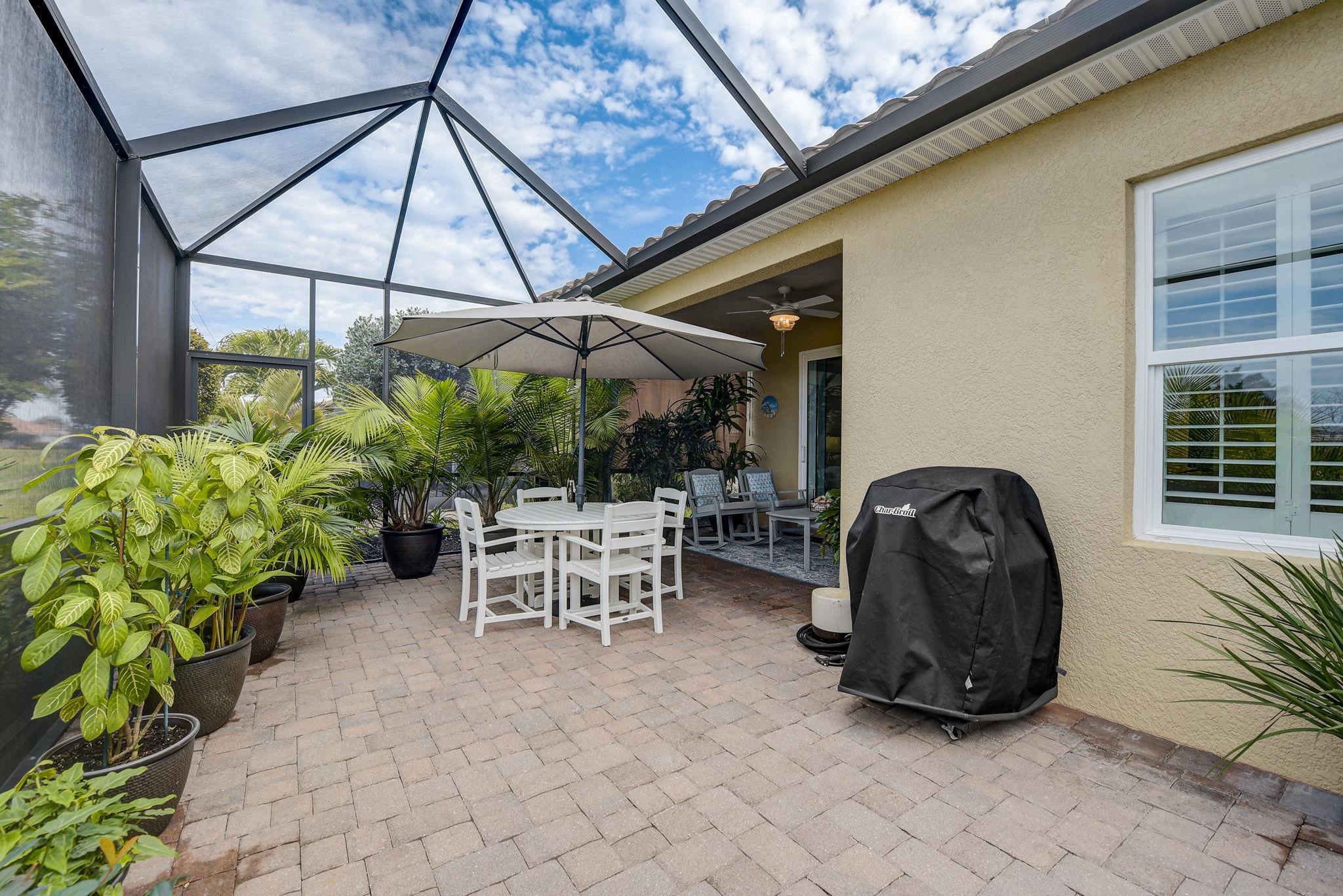 1604 Calle Grand Street