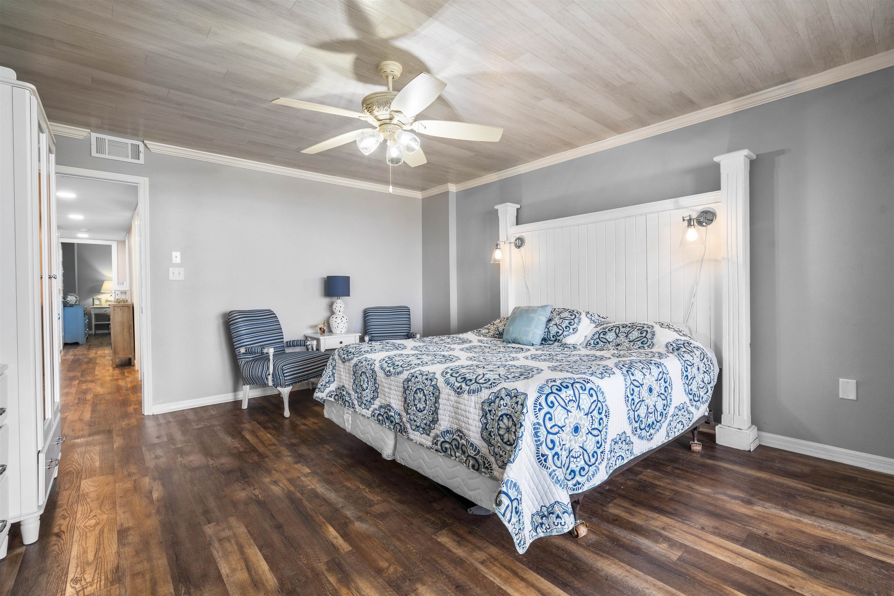 8050 S A1A Unit: 107