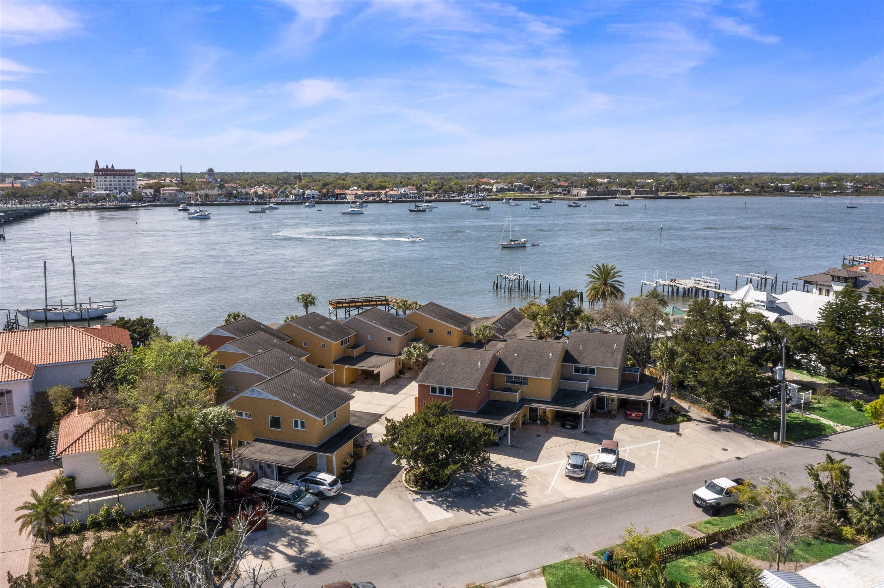 18 N Saint Augustine Boulevard Unit: 3