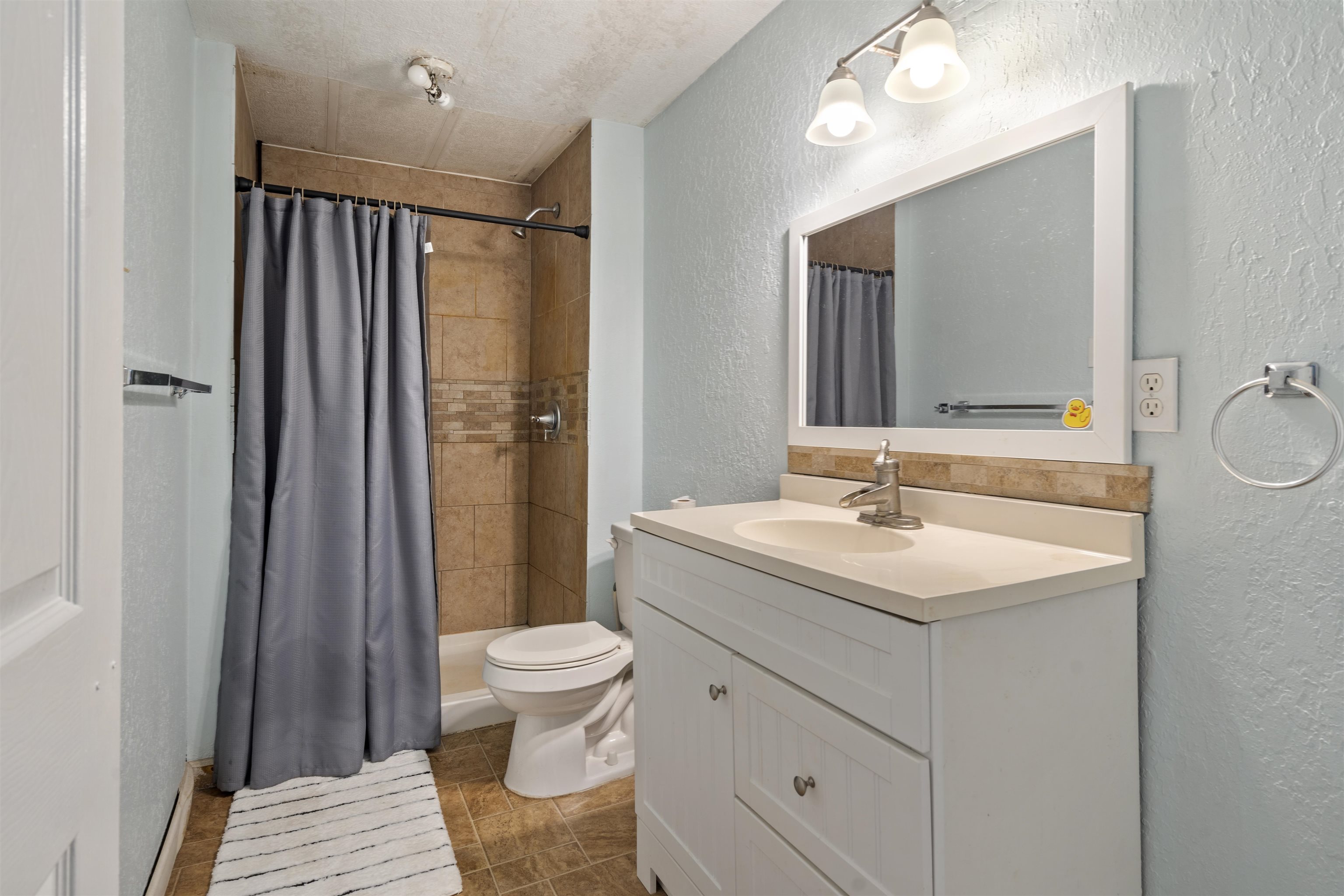 6949 County Road 208