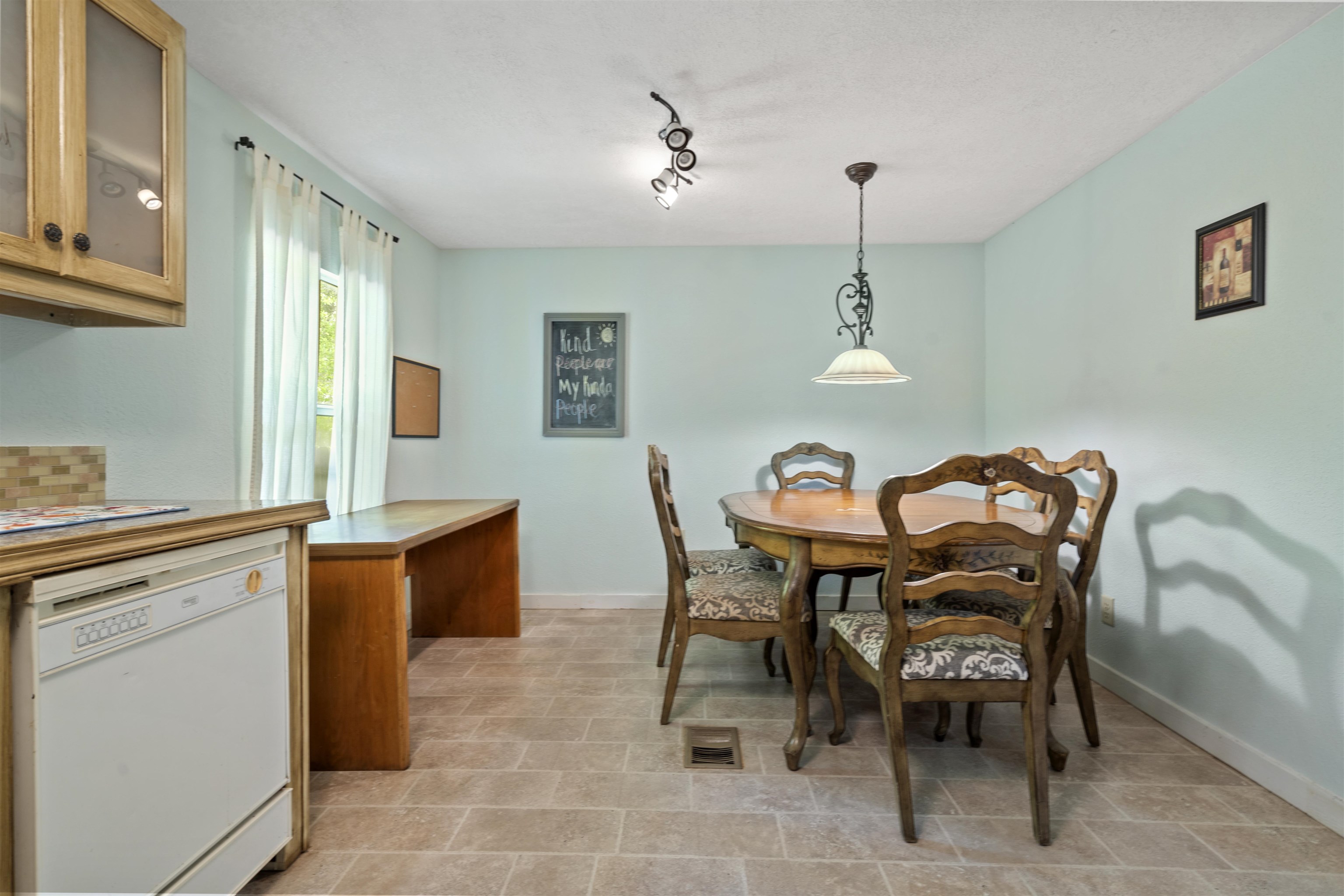 6949 County Road 208