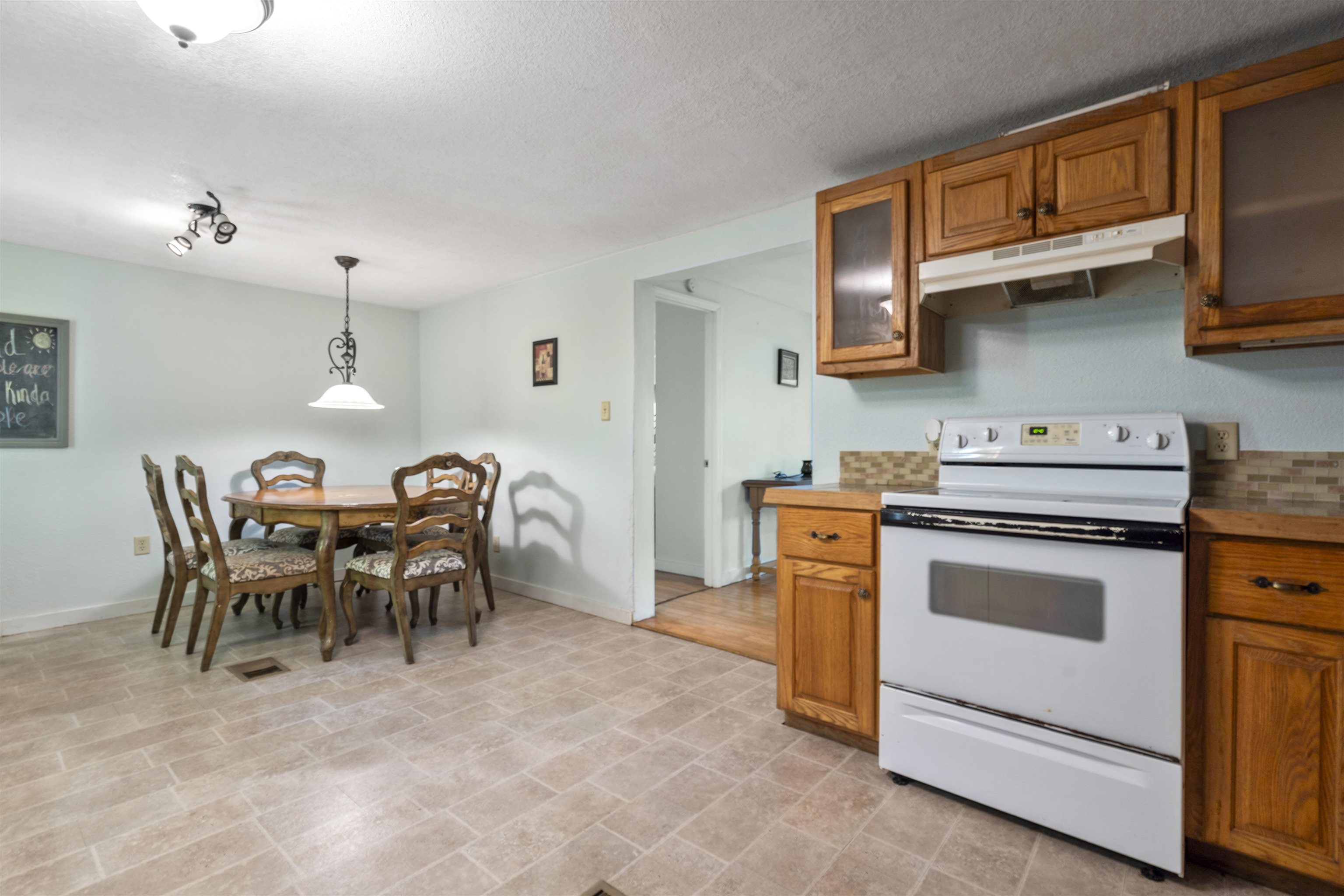 6949 County Road 208