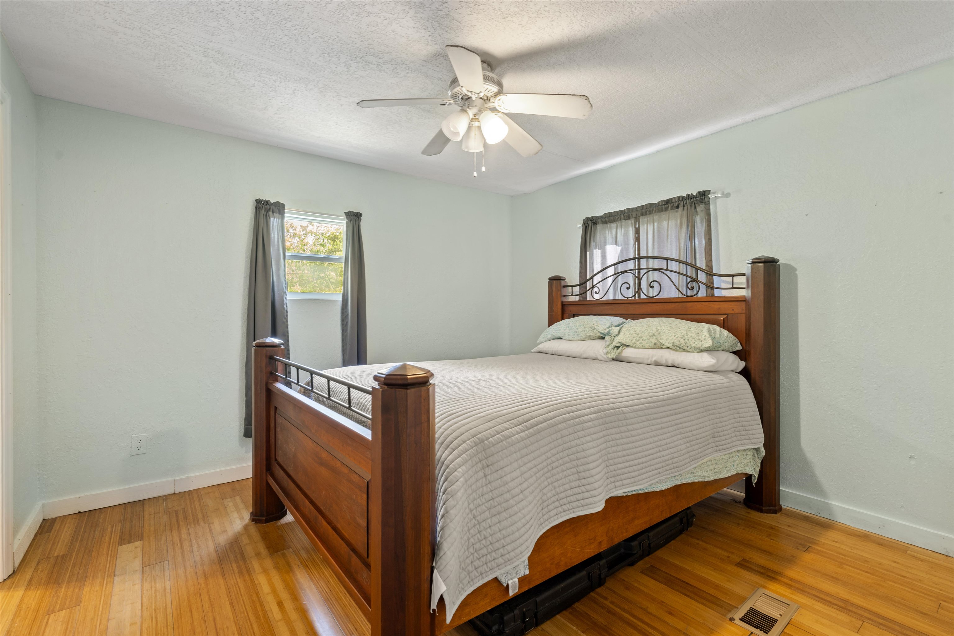 6949 County Road 208