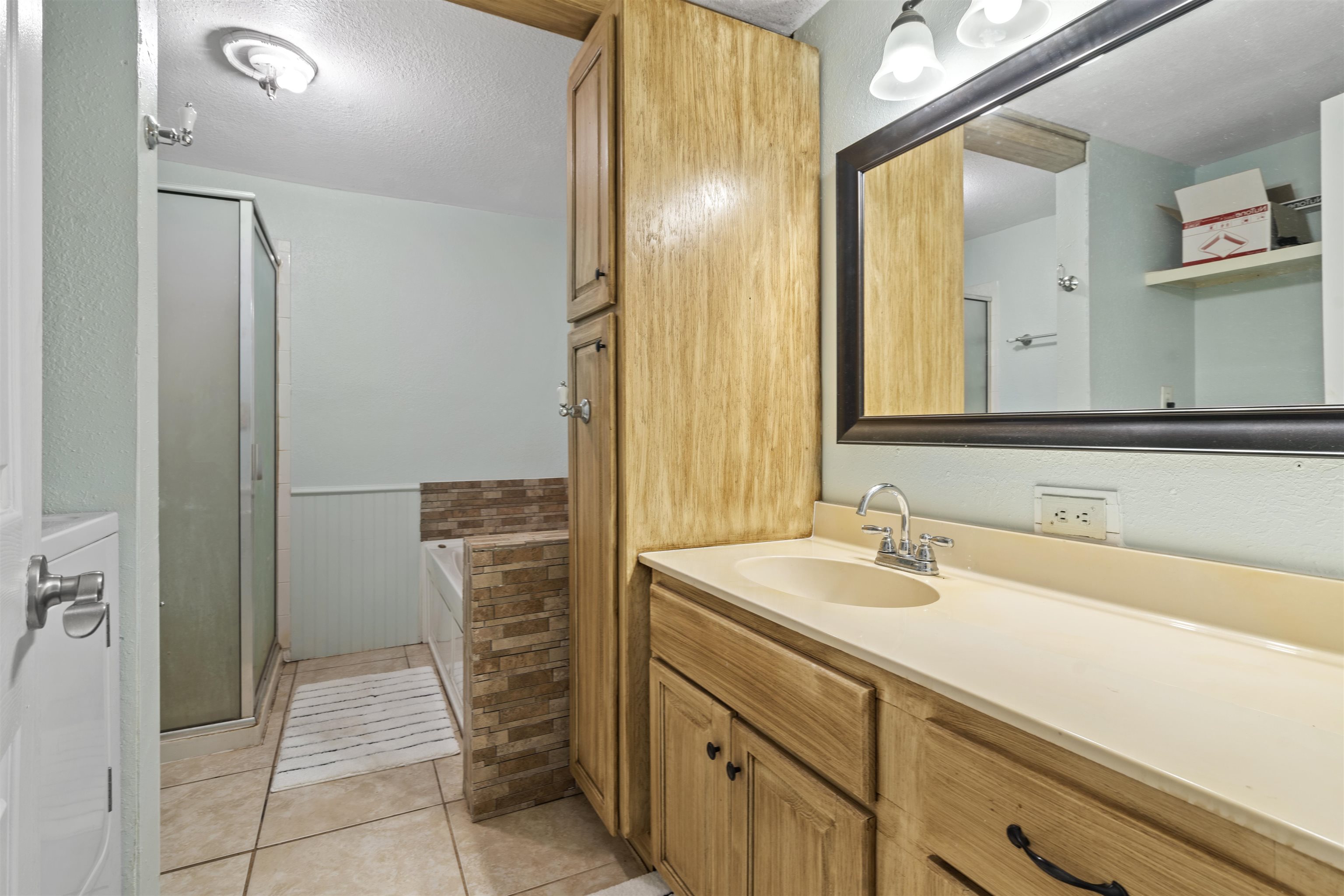 6949 County Road 208