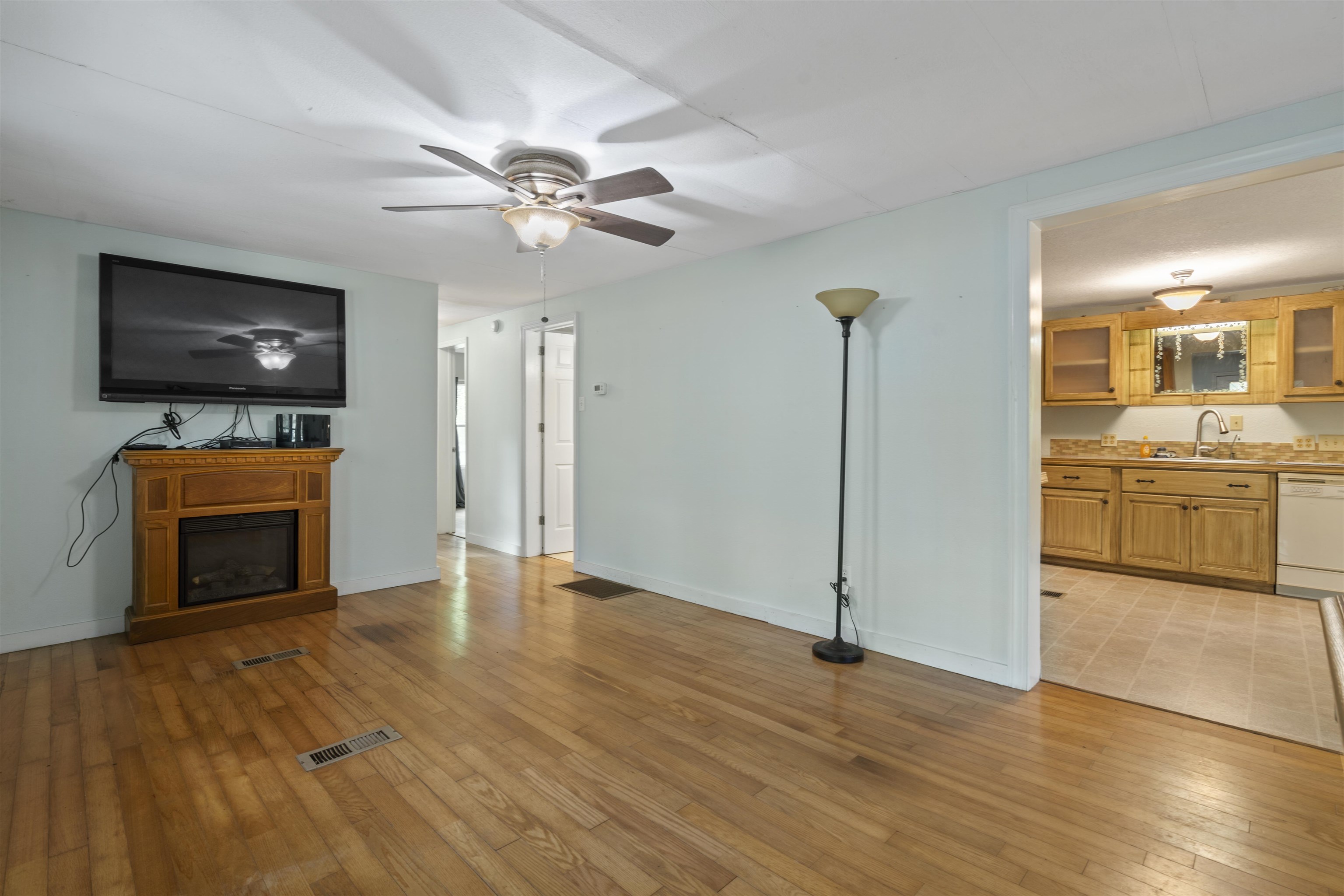 6949 County Road 208