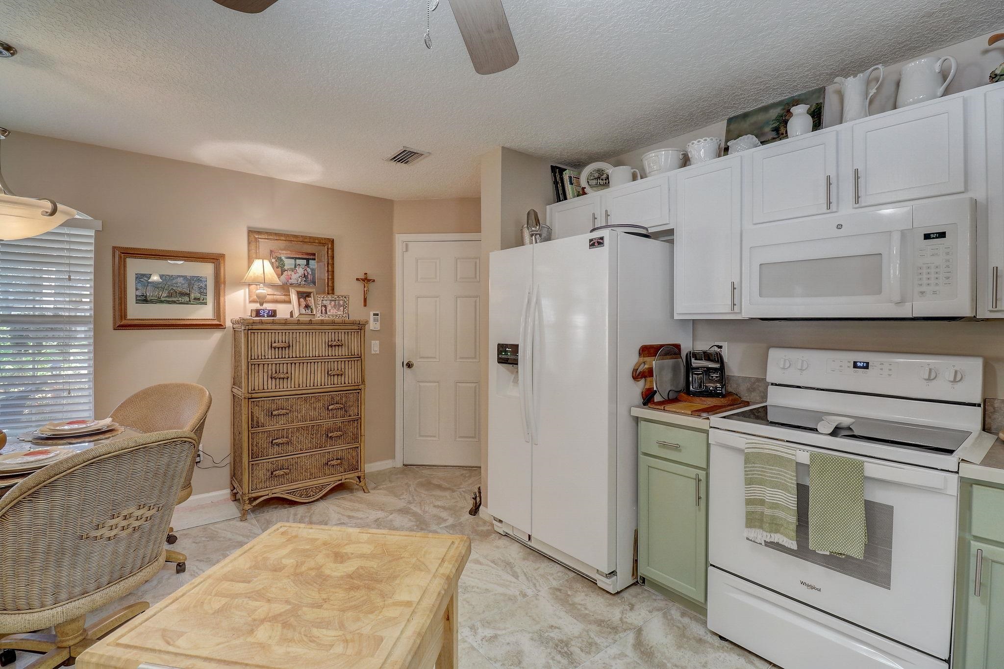 2044 W Lymington Way