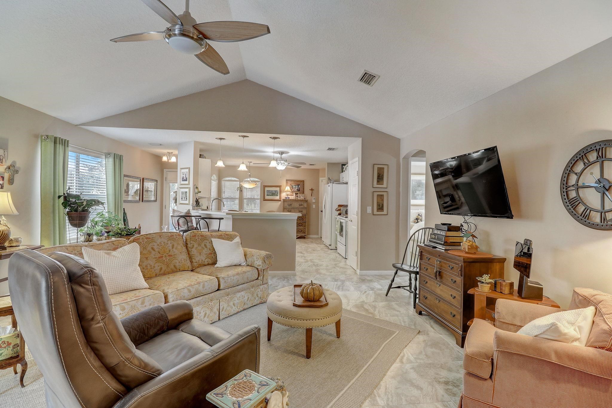 2044 W Lymington Way