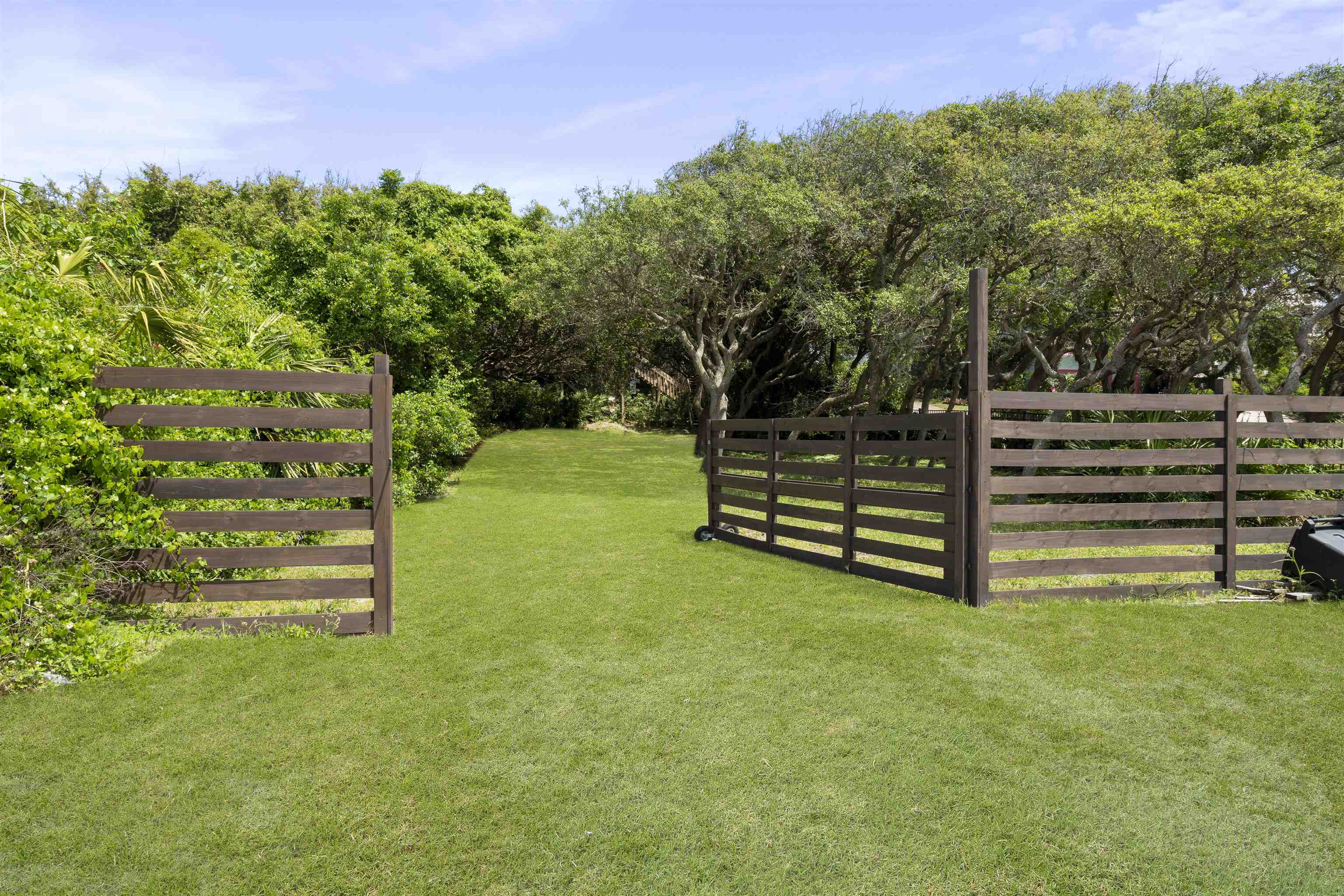 6400 Broward St with Lots 1 & 2