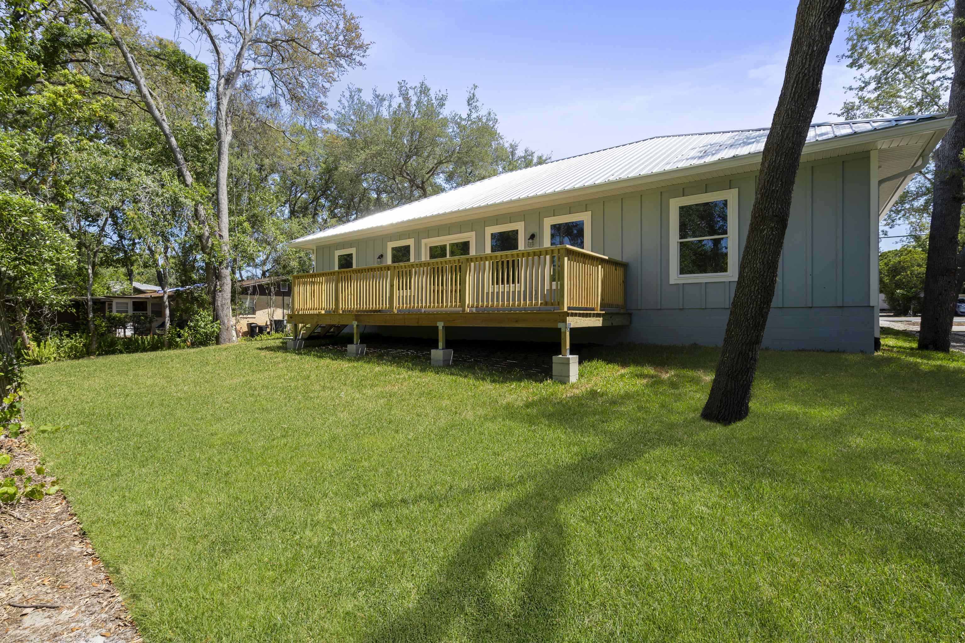 5321 Shore Dr