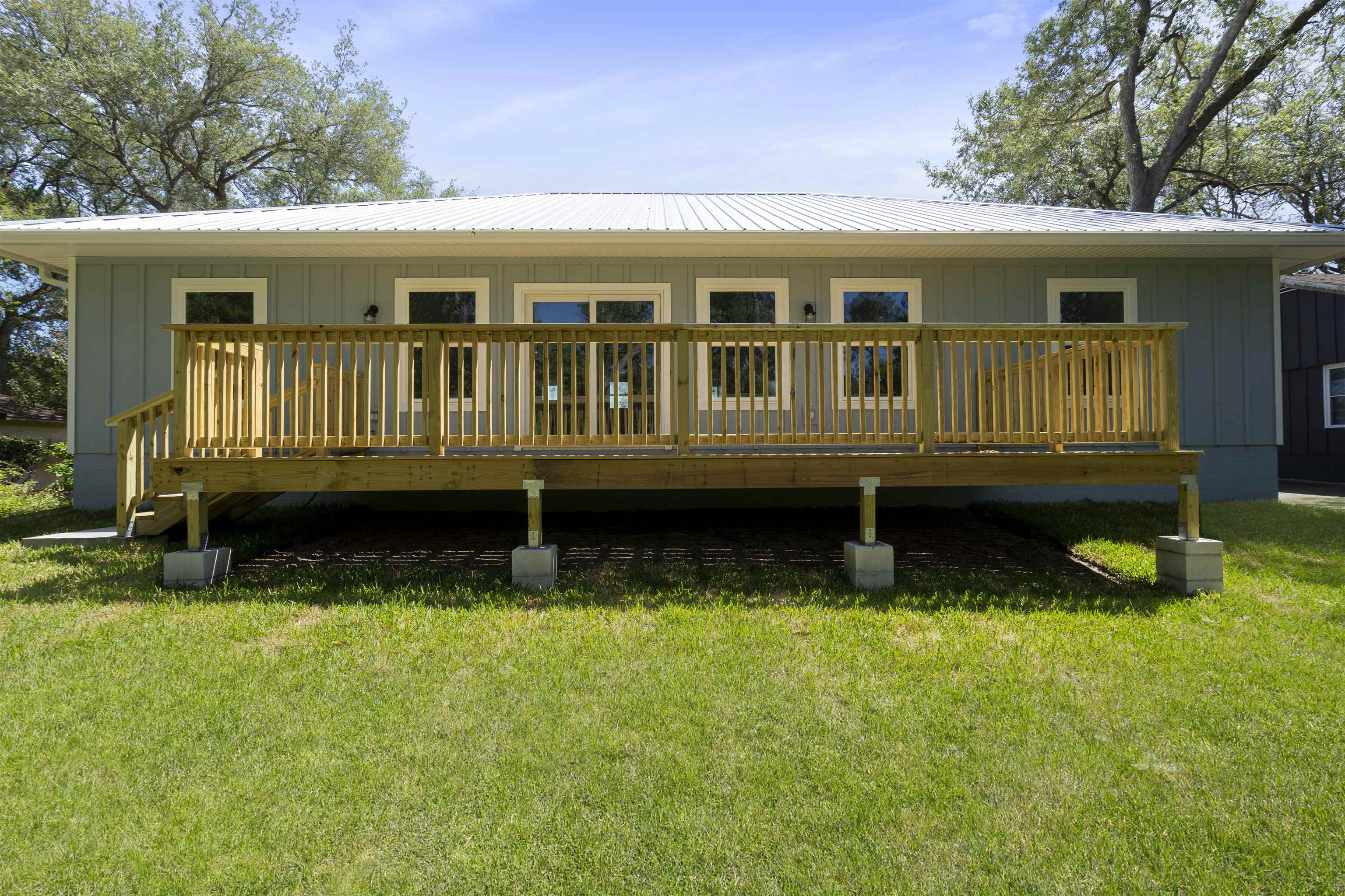 5321 Shore Dr