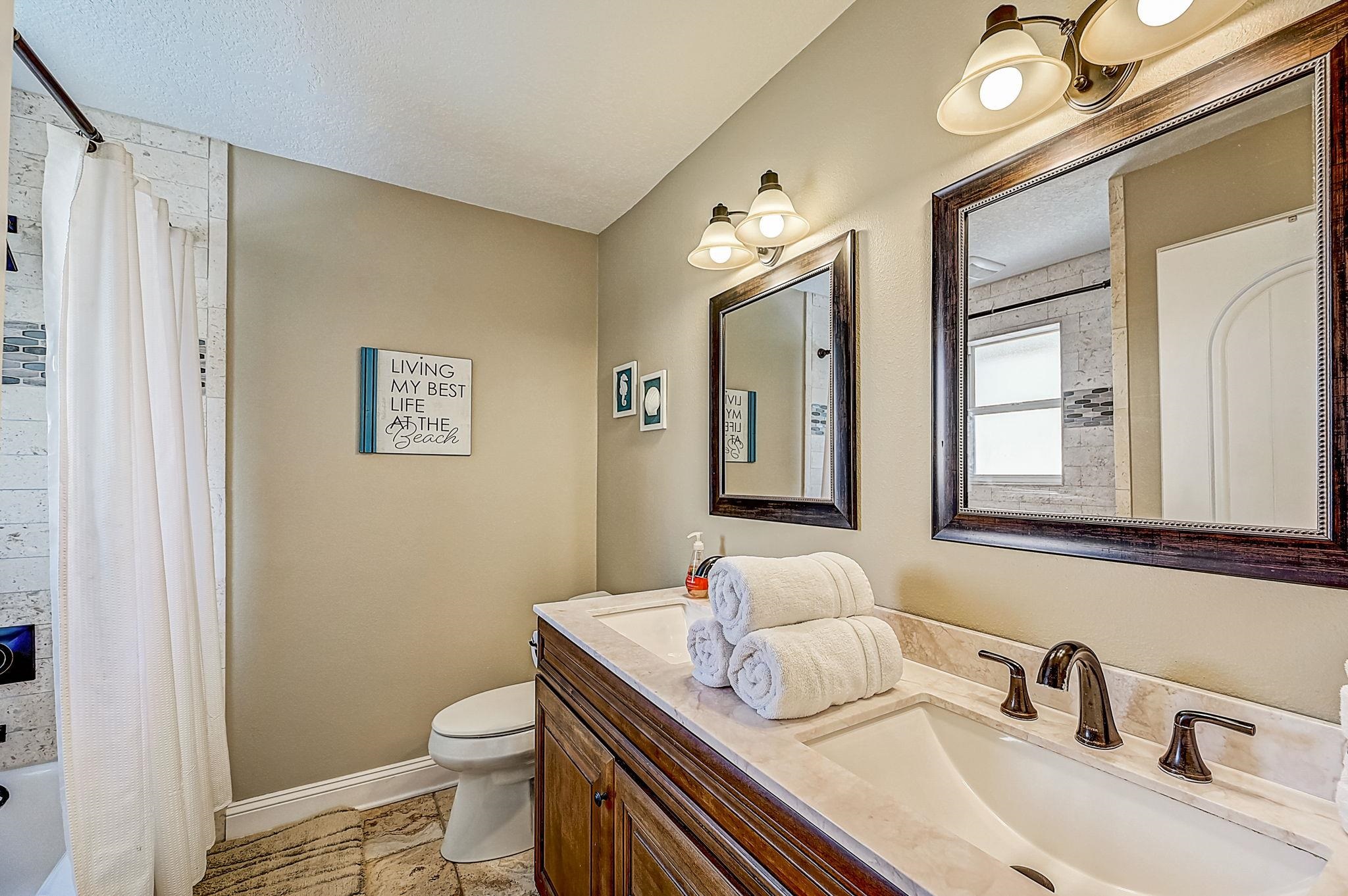 5587 Pelican Way