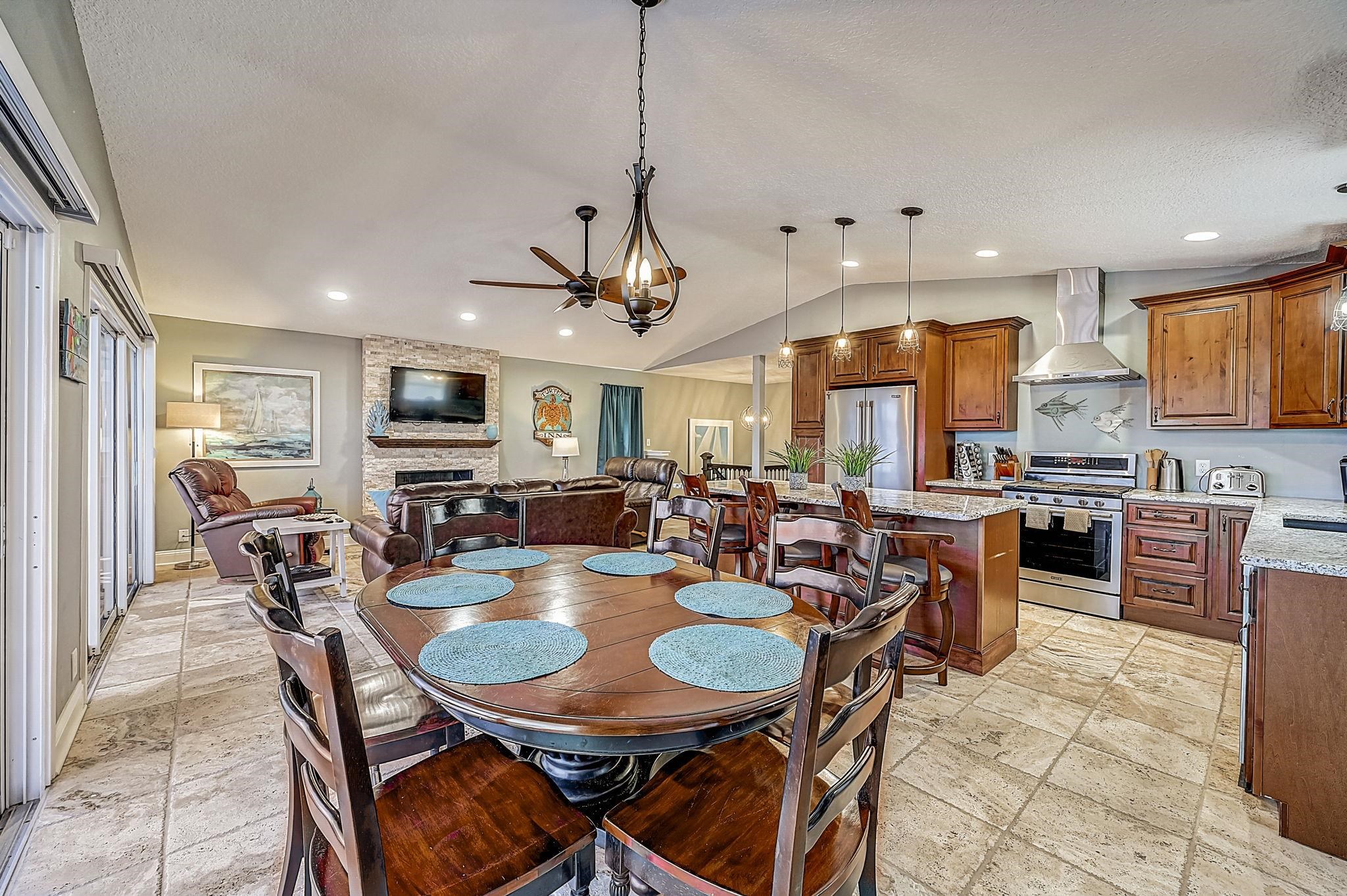 5587 Pelican Way