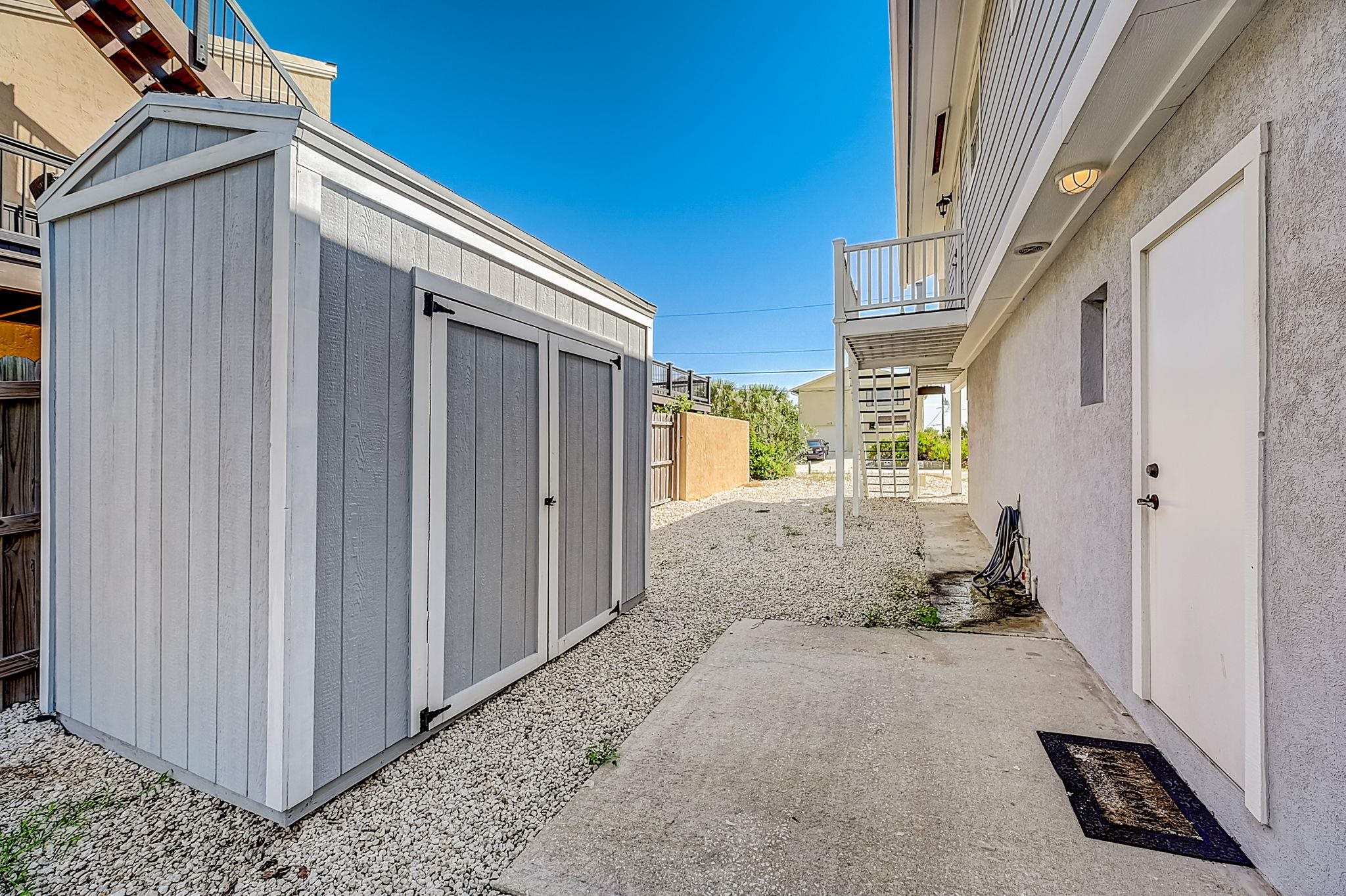 5587 Pelican Way