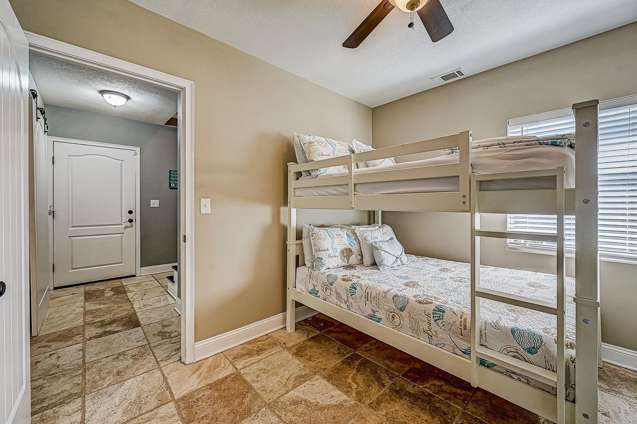 5587 Pelican Way