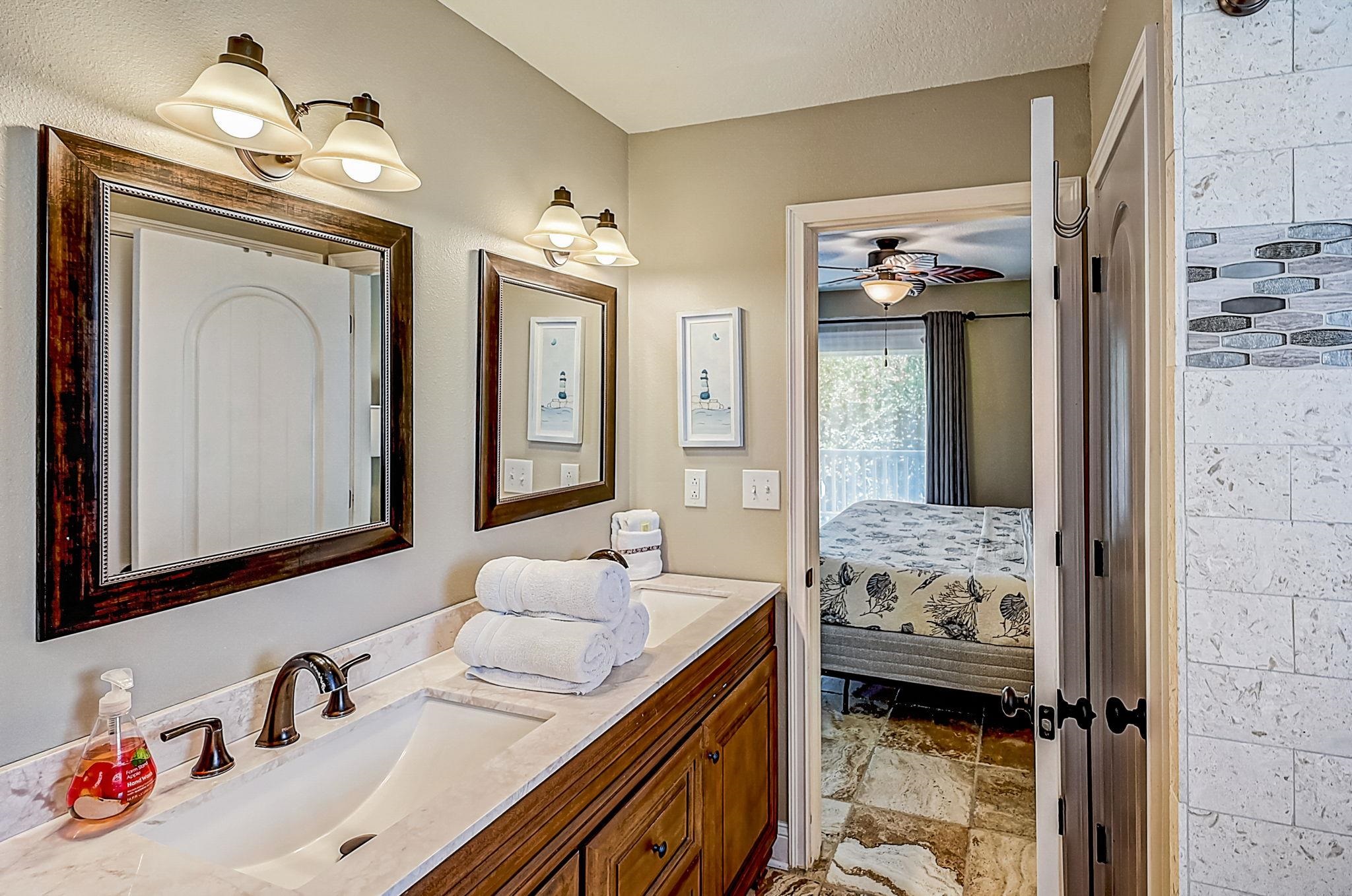 5587 Pelican Way