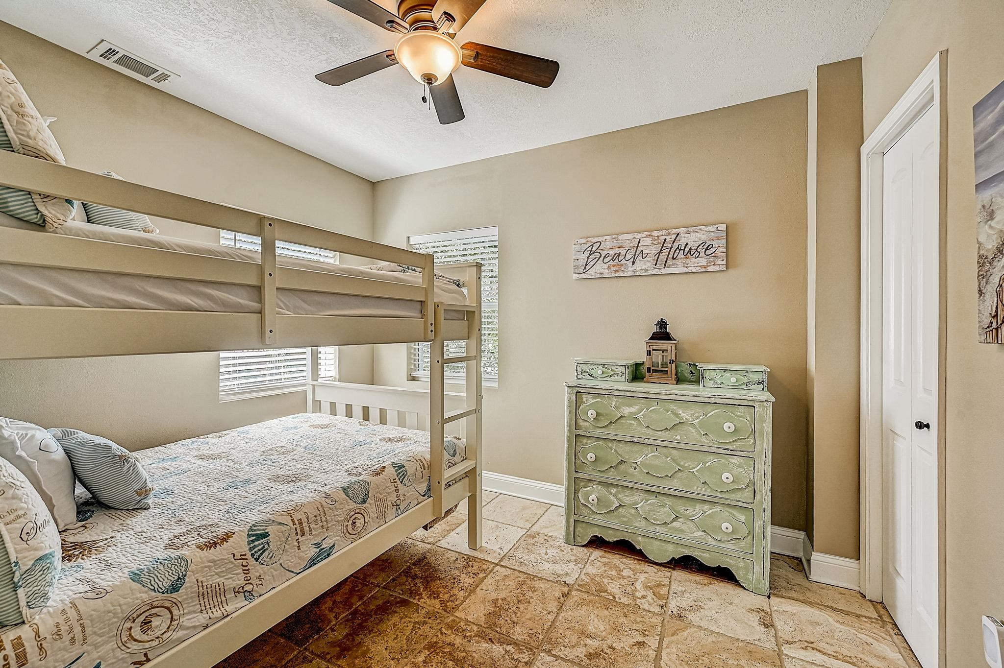 5587 Pelican Way