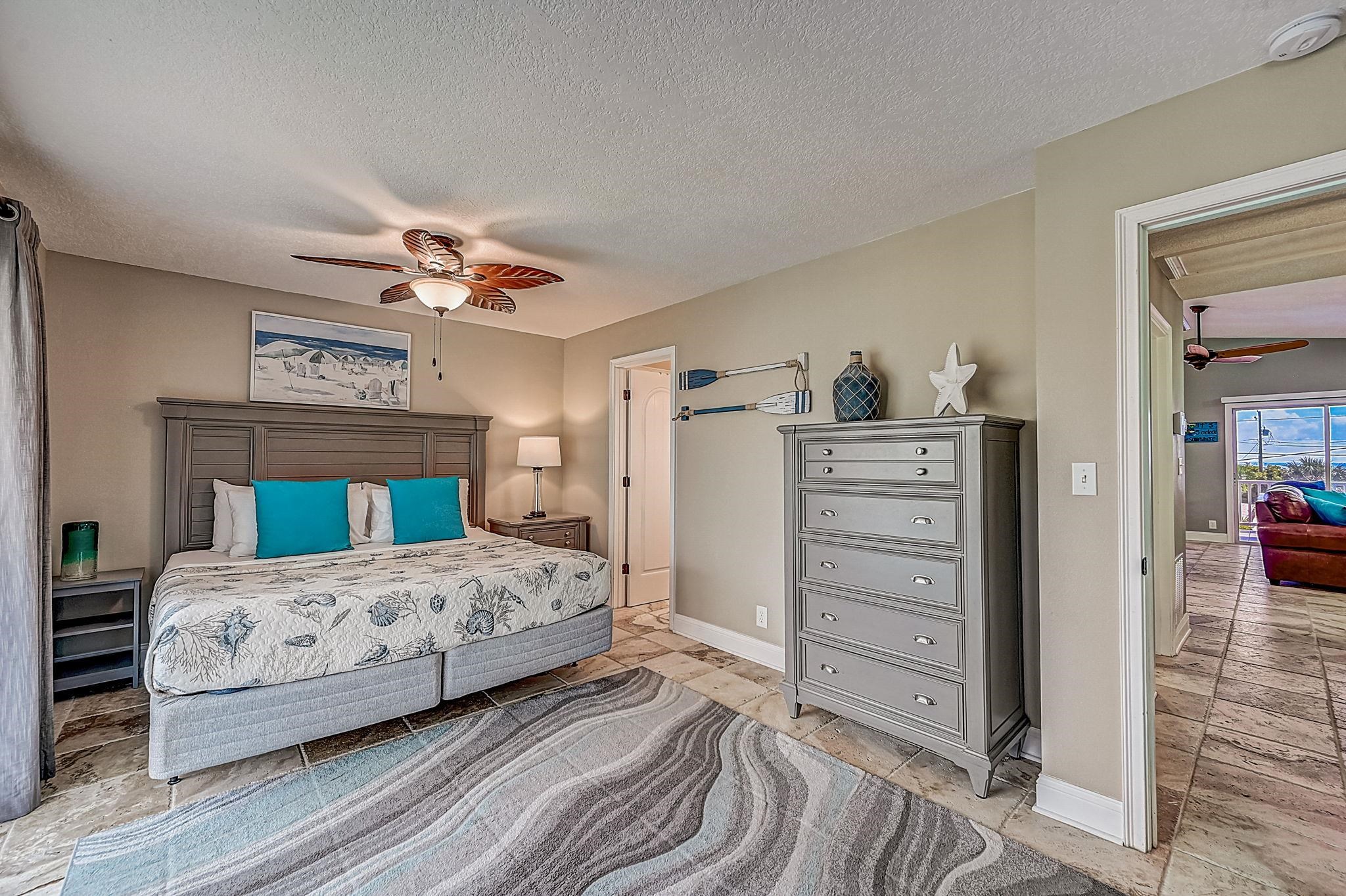 5587 Pelican Way