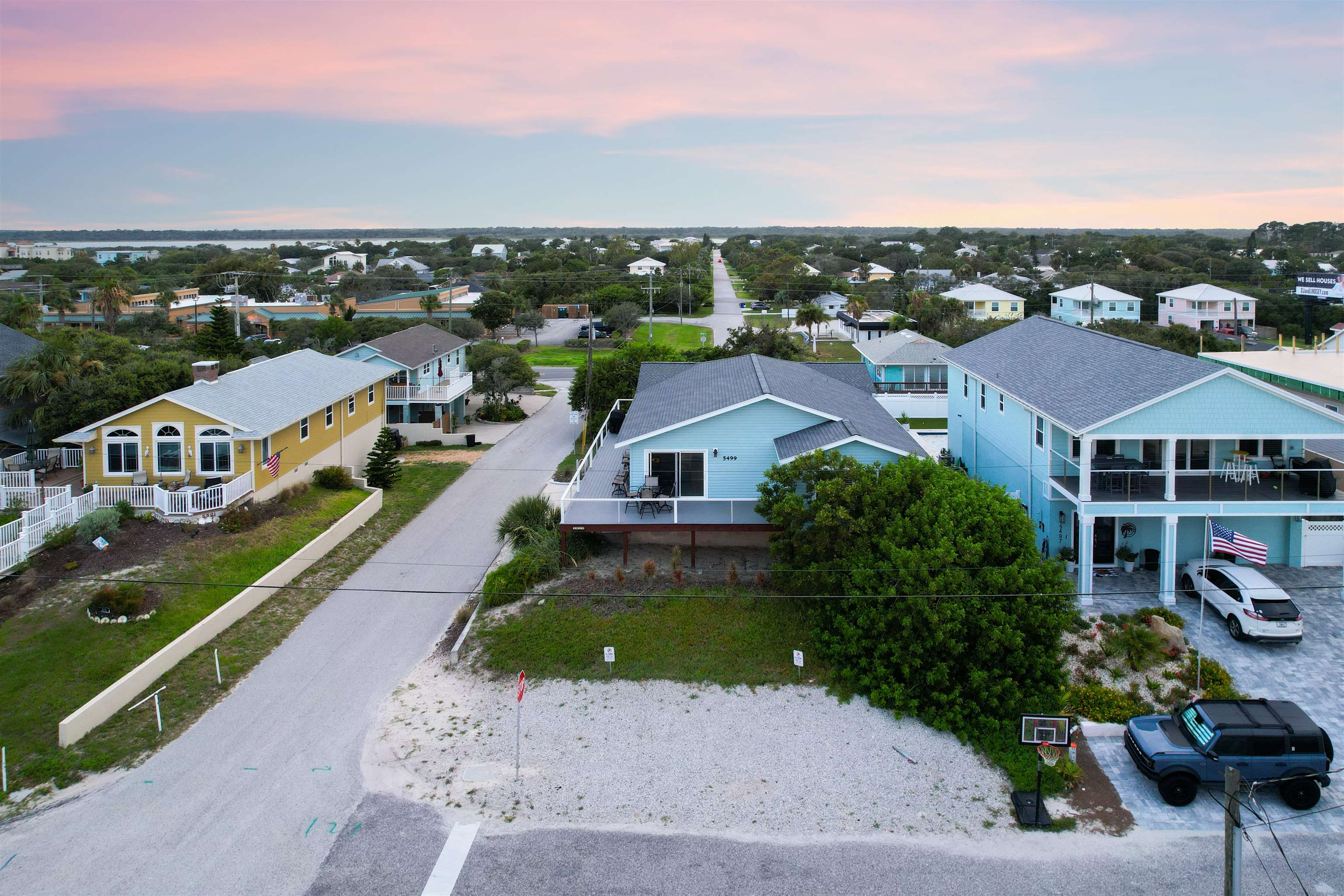 5499 Pelican Way