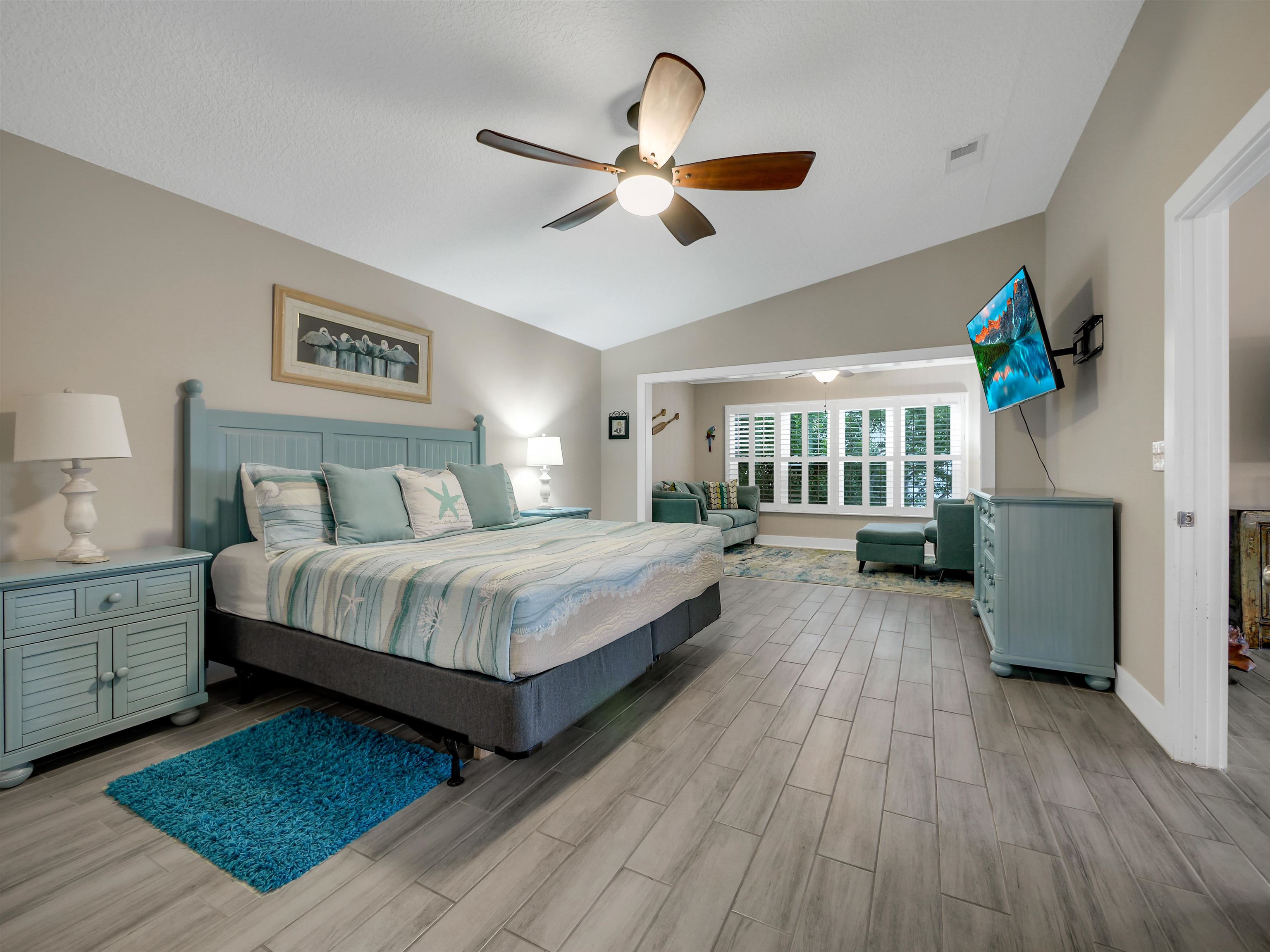 5499 Pelican Way