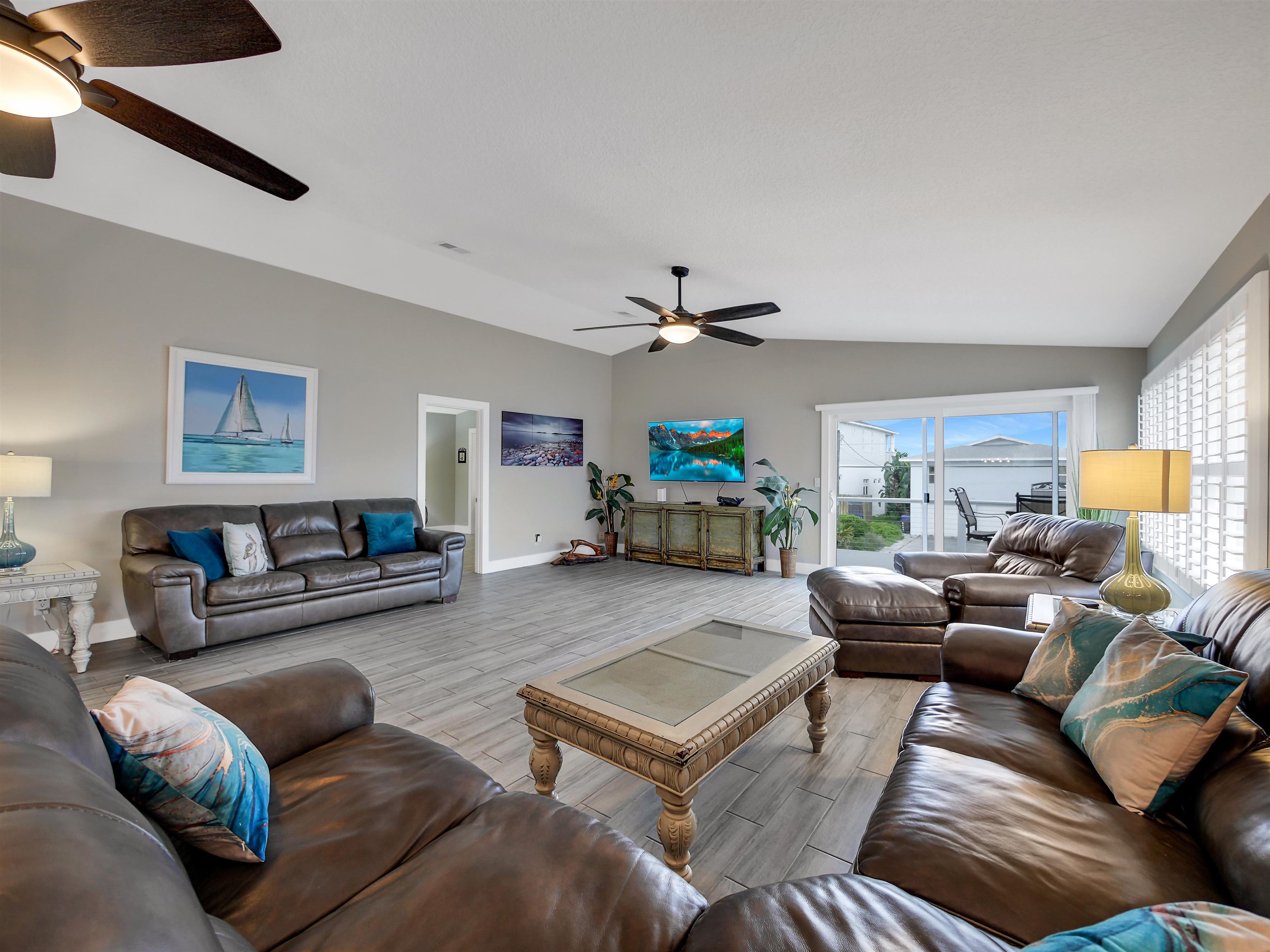 5499 Pelican Way