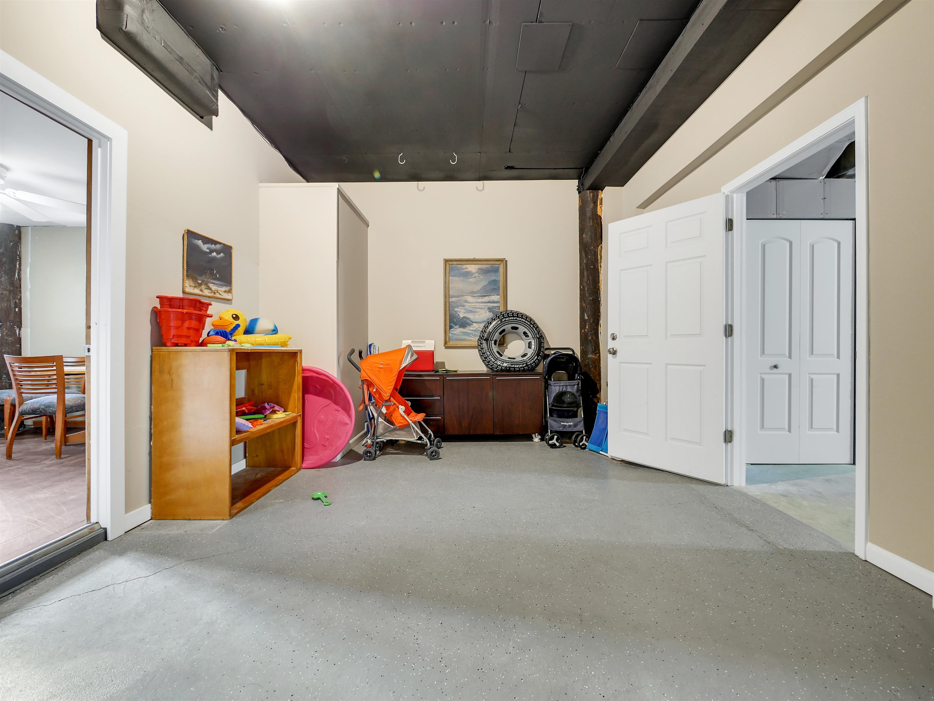 5499 Pelican Way