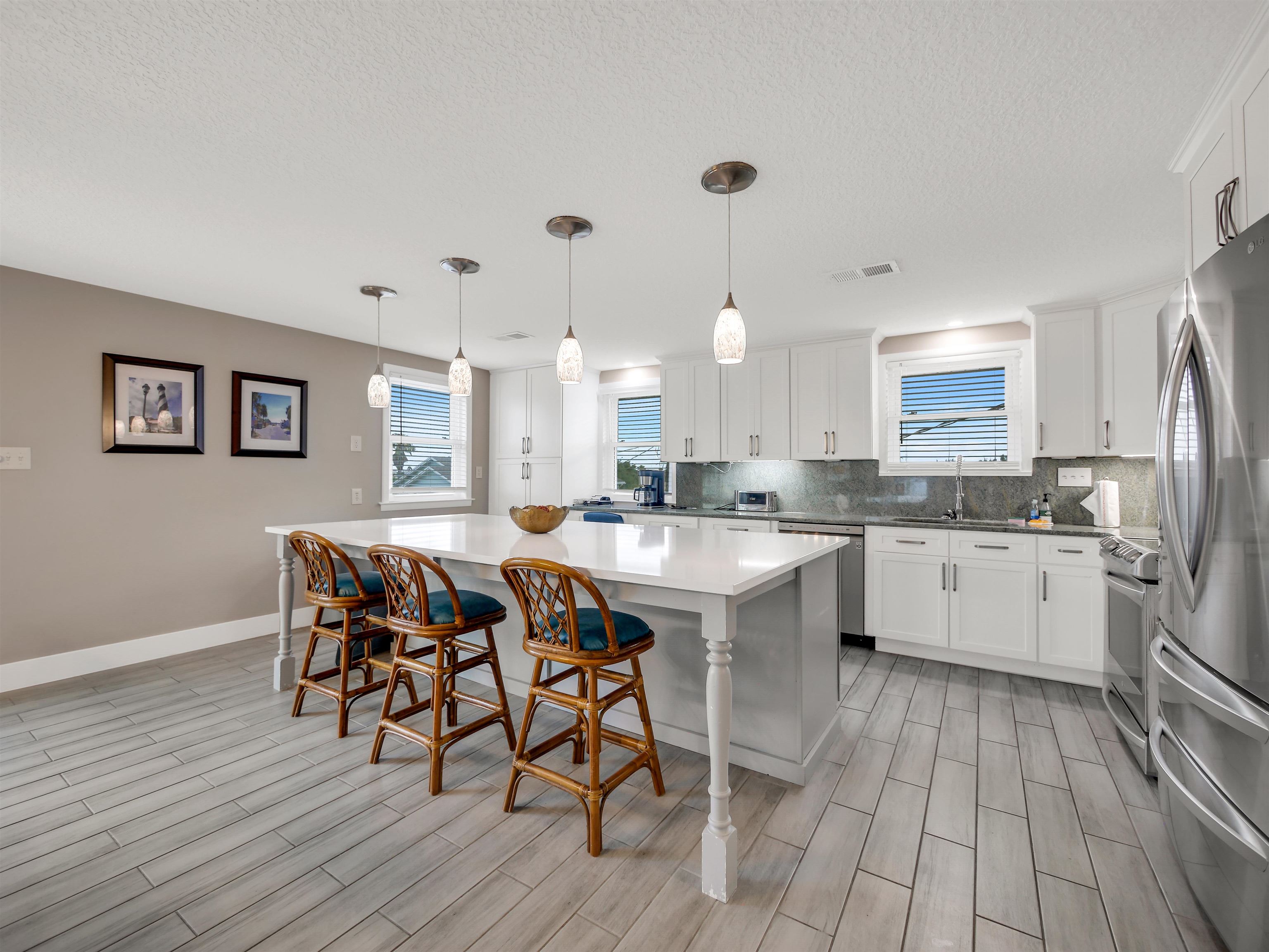 5499 Pelican Way