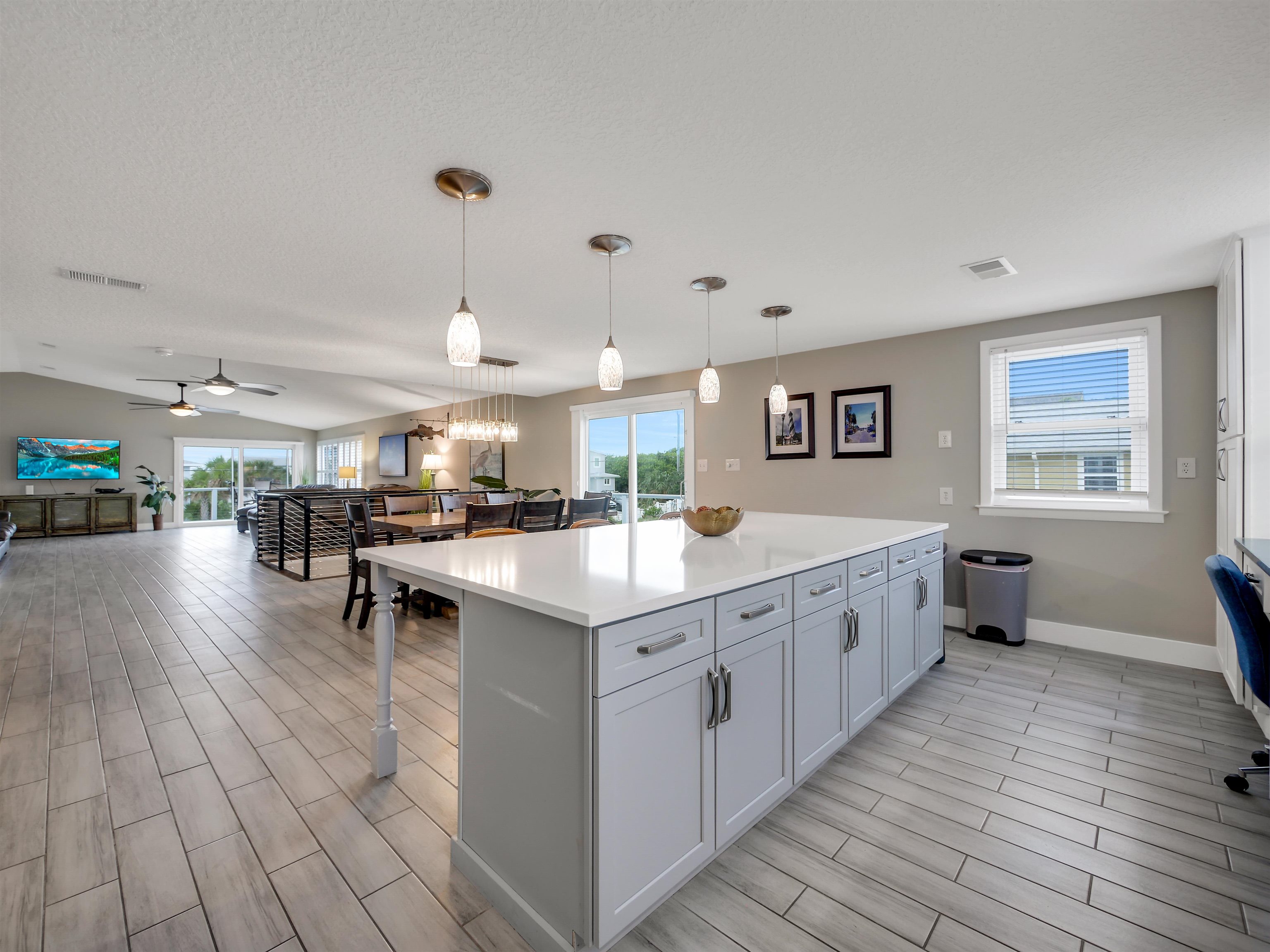 5499 Pelican Way