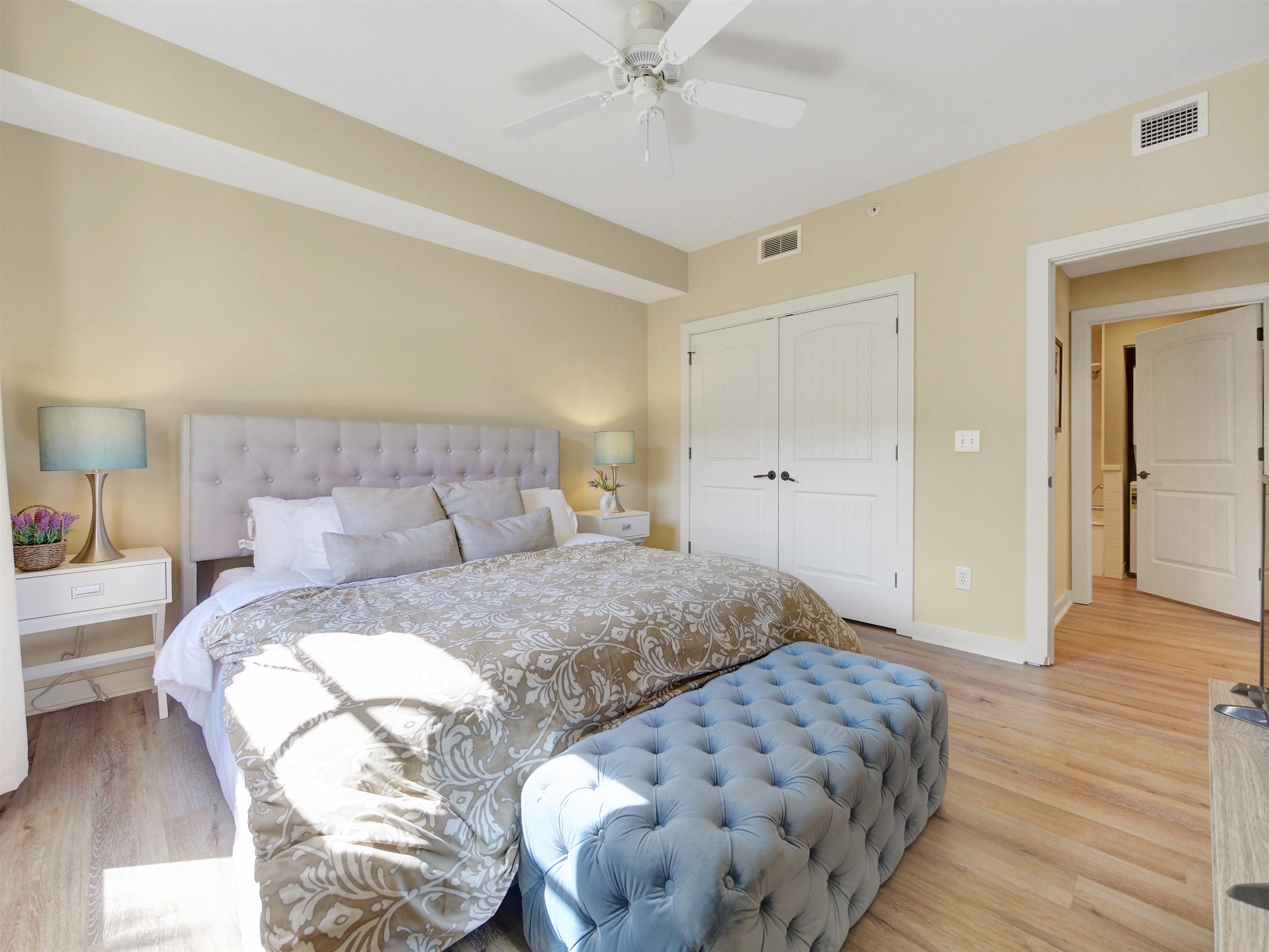 955 Registry Blvd Unit: 222