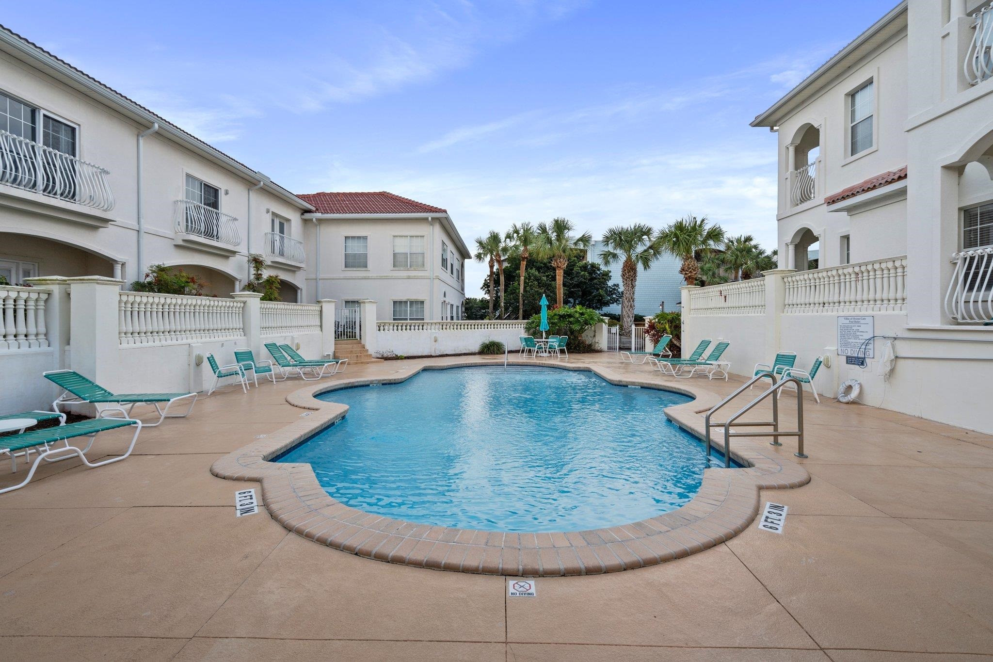 353 Royal Caribbean Ct
