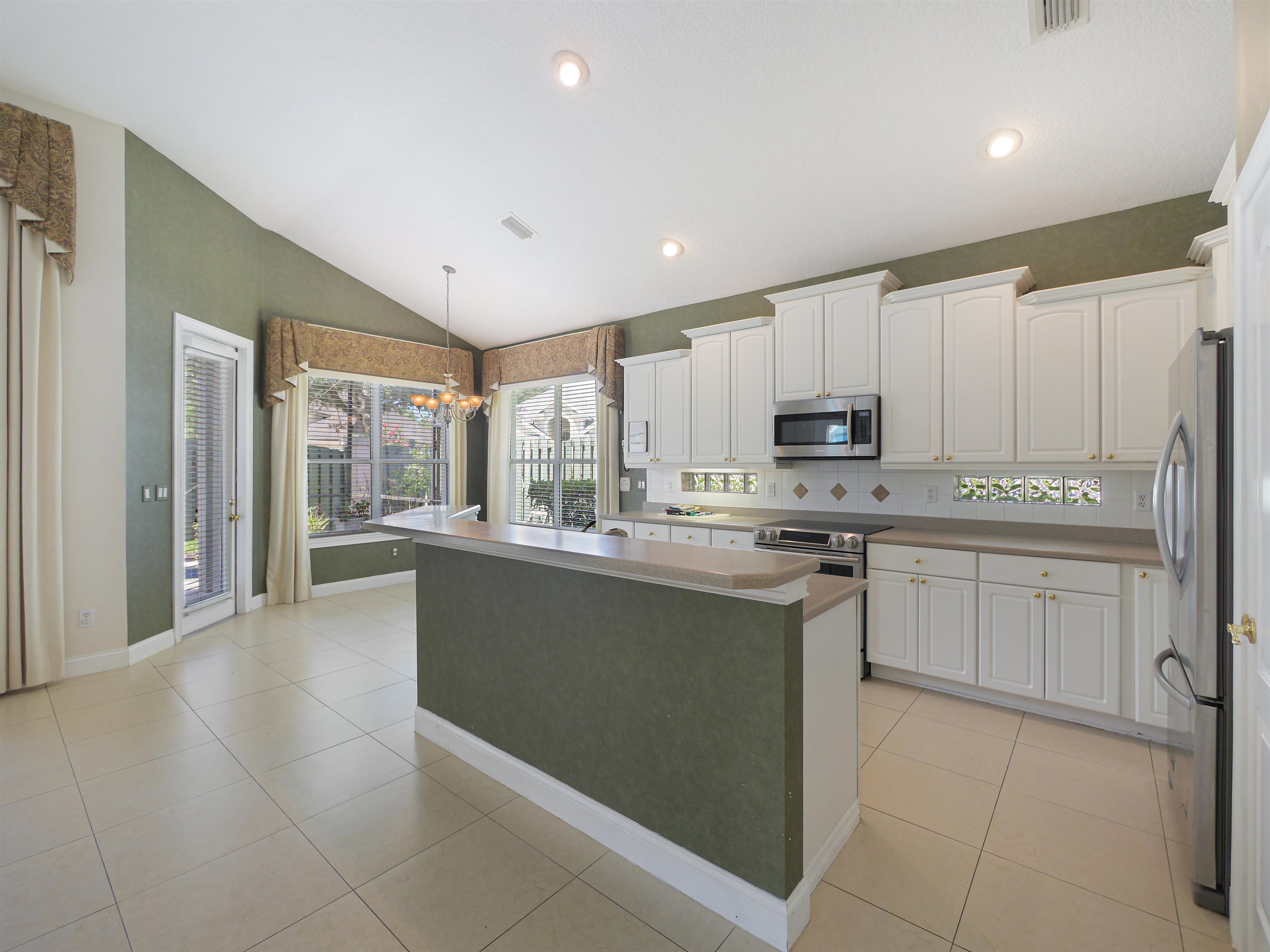 125 Saint Andrews Place Dr