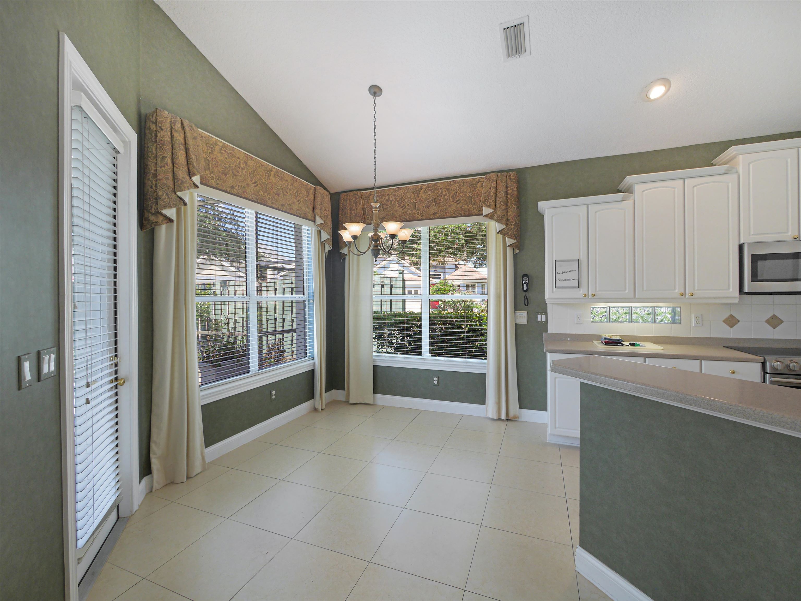 125 Saint Andrews Place Dr