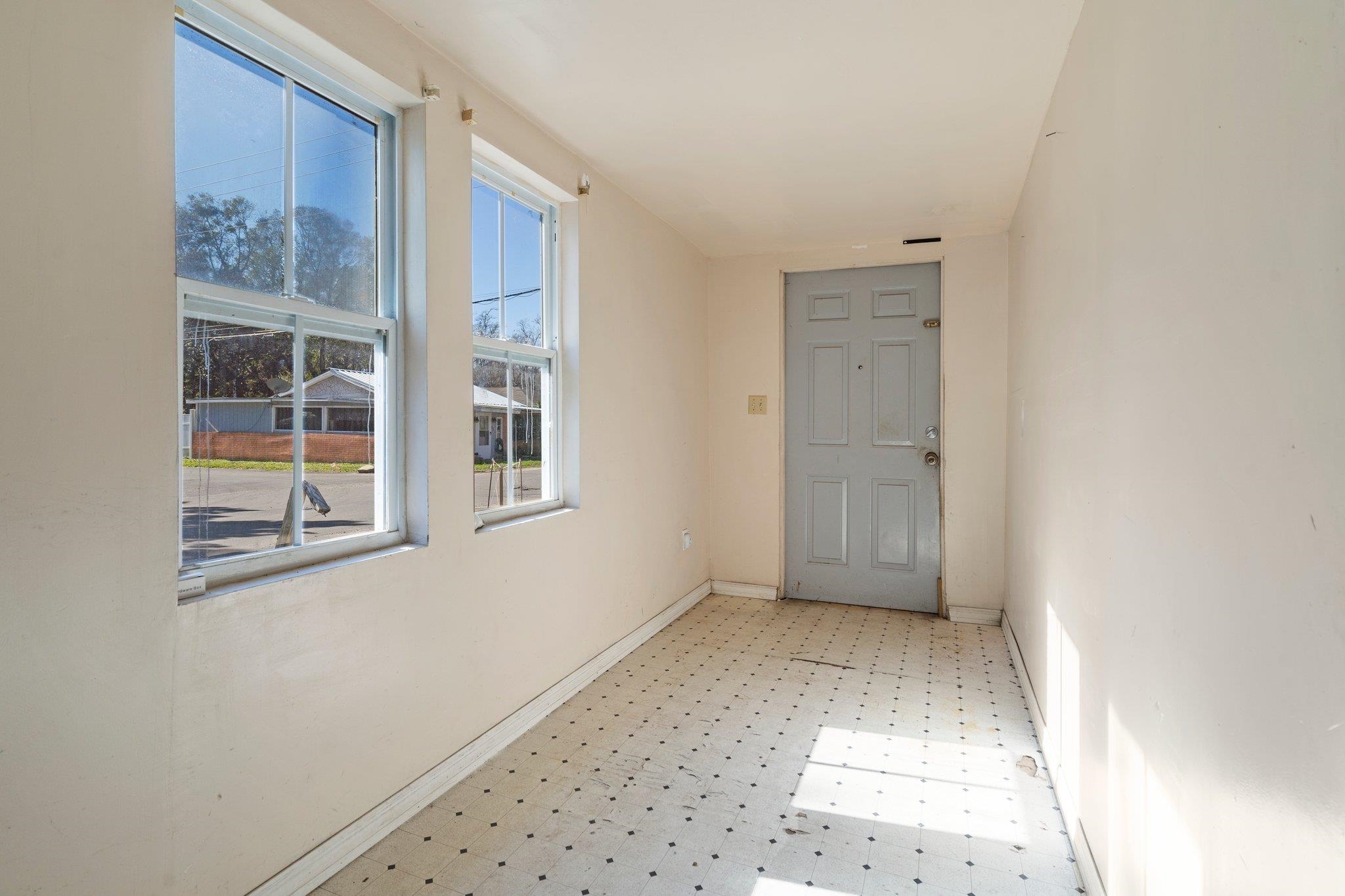 946 Pearl St