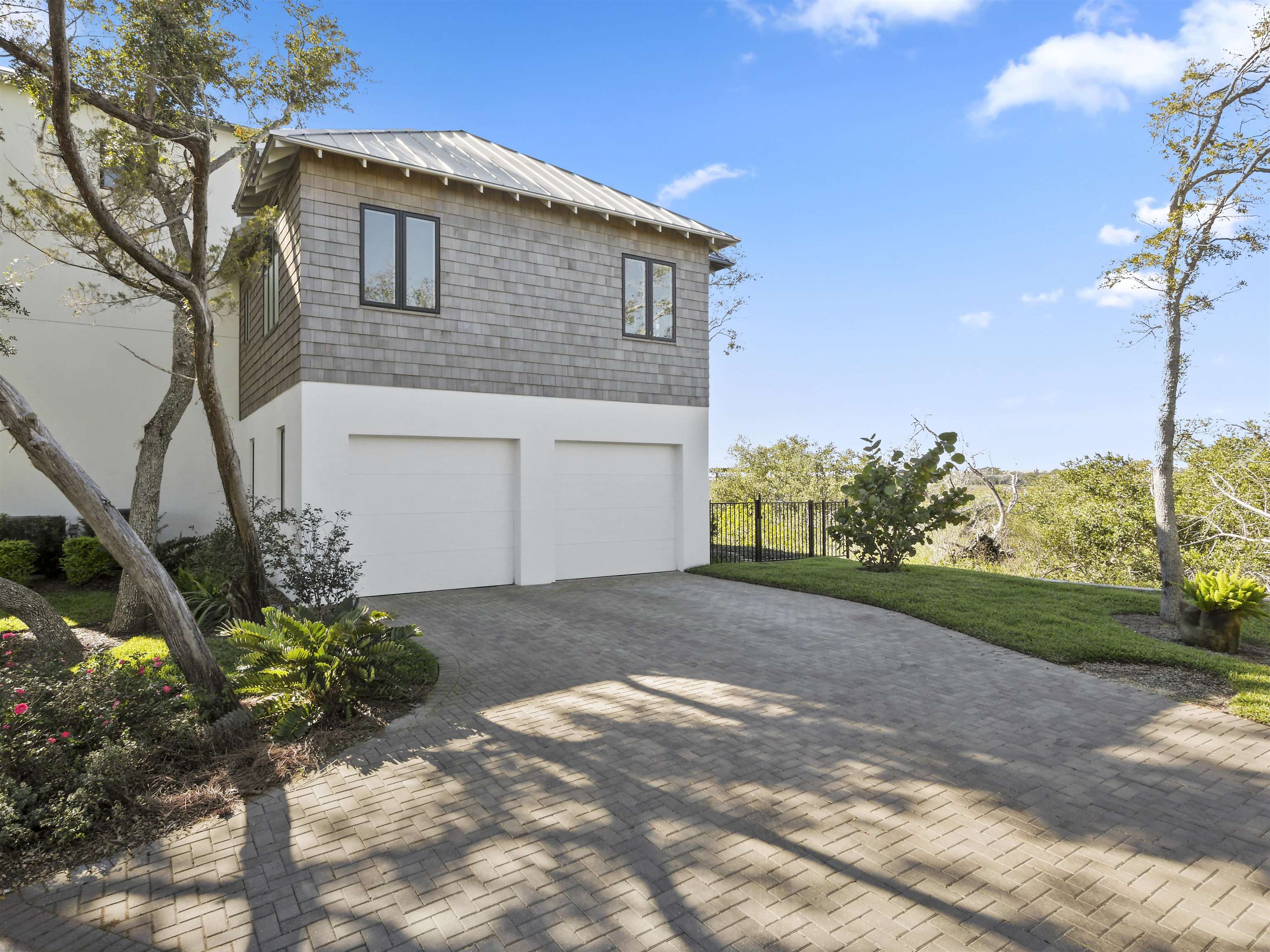 3417 Lands End Dr
