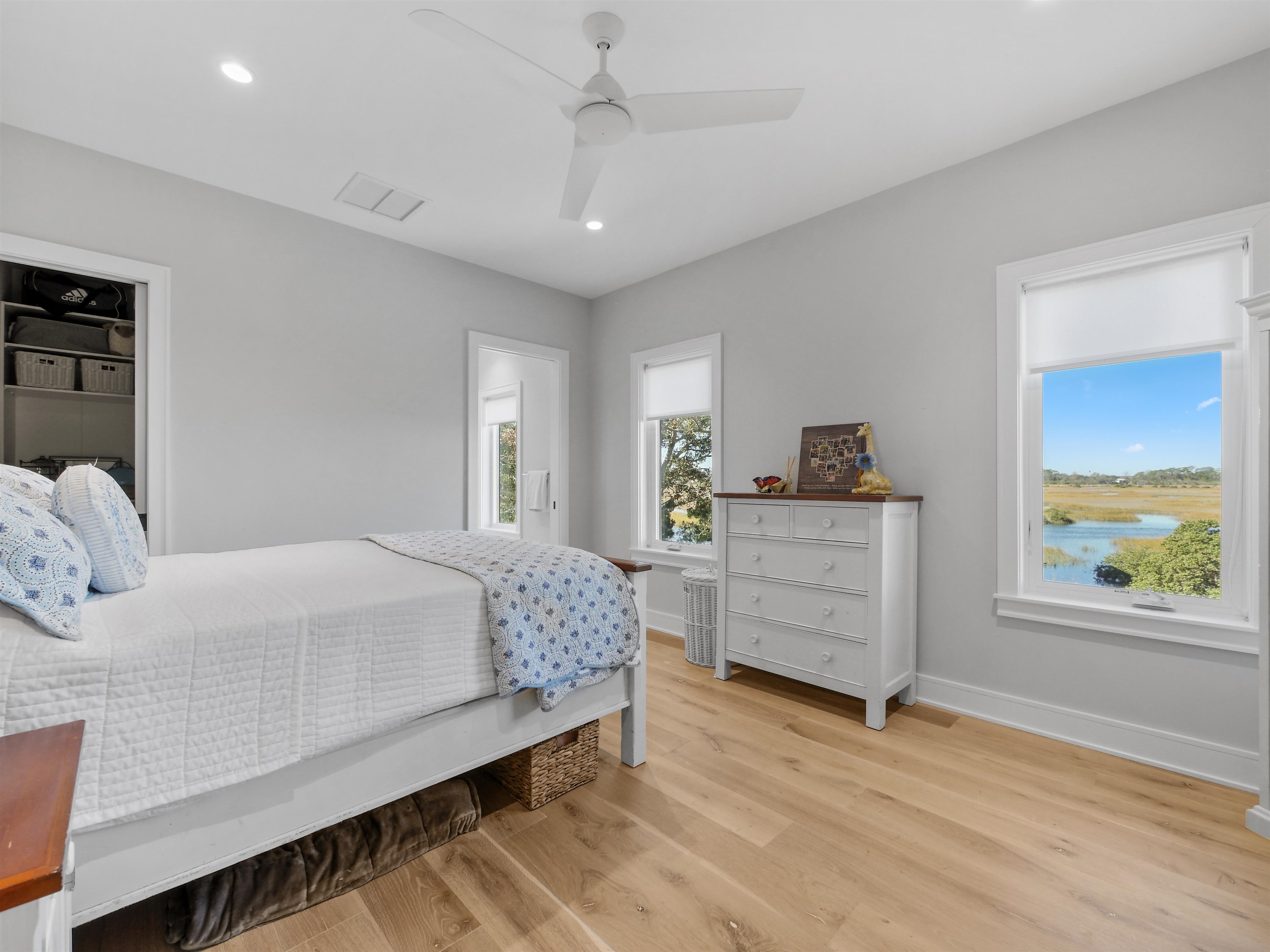 3417 Lands End Dr