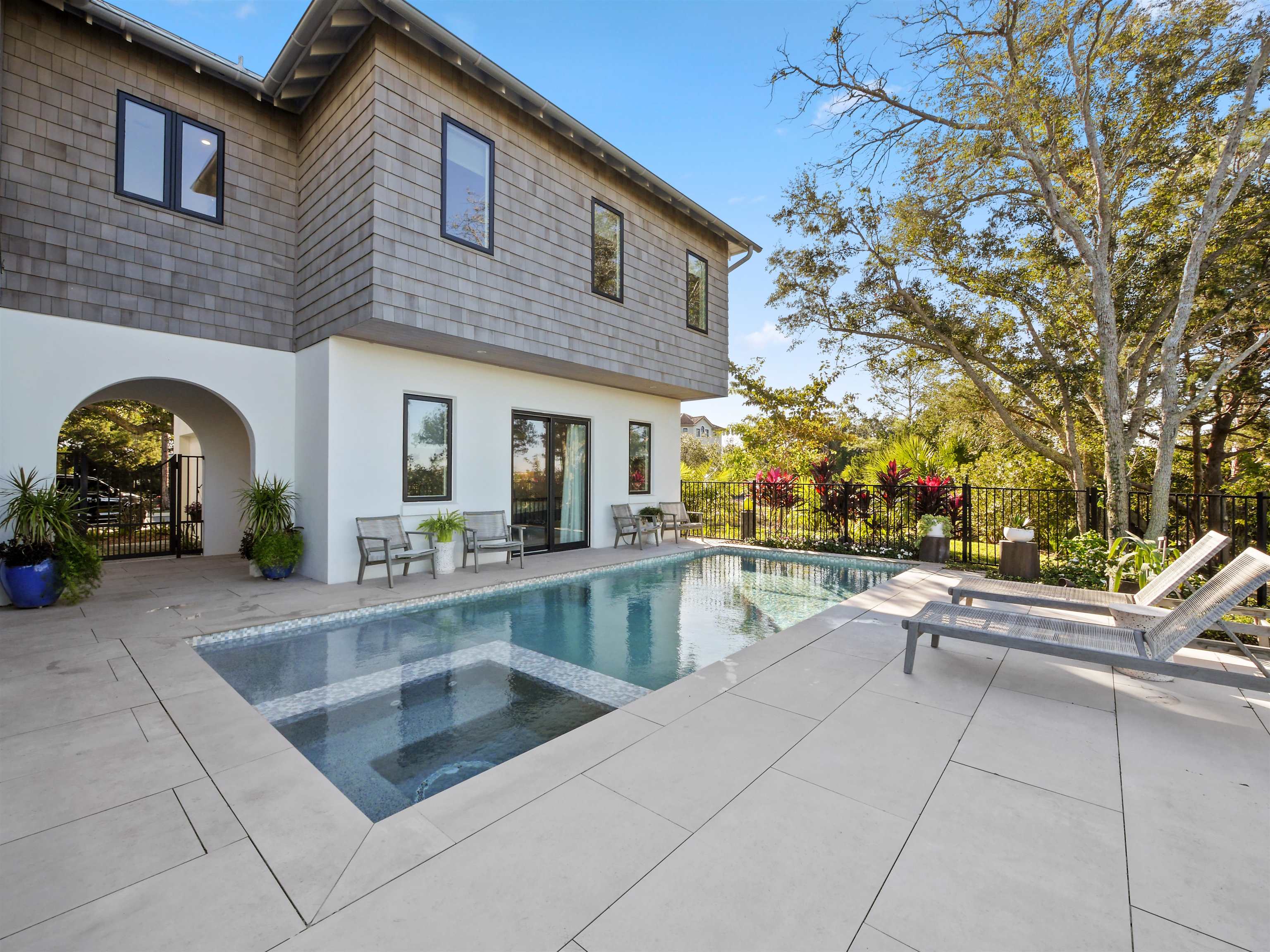 3417 Lands End Dr