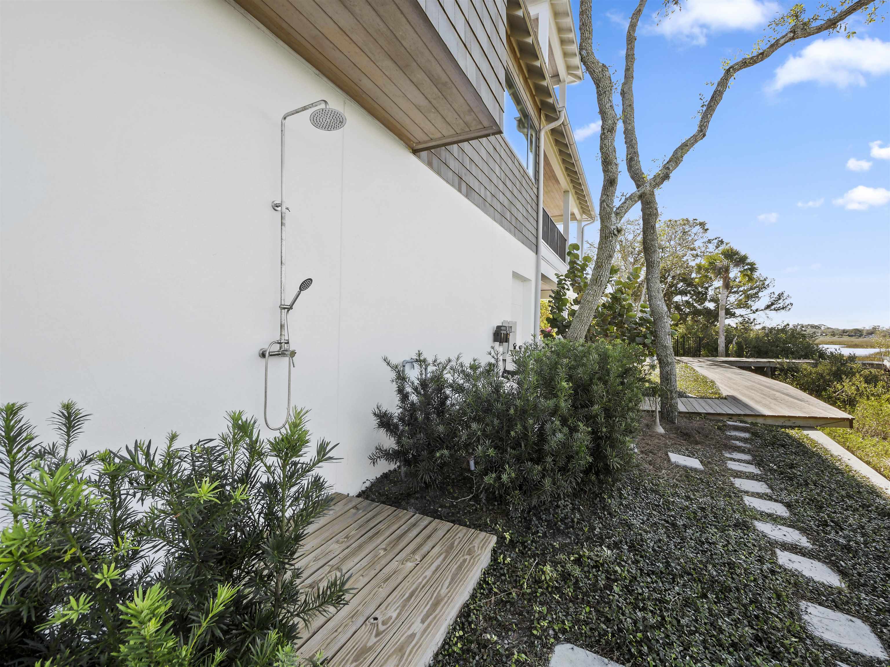 3417 Lands End Dr