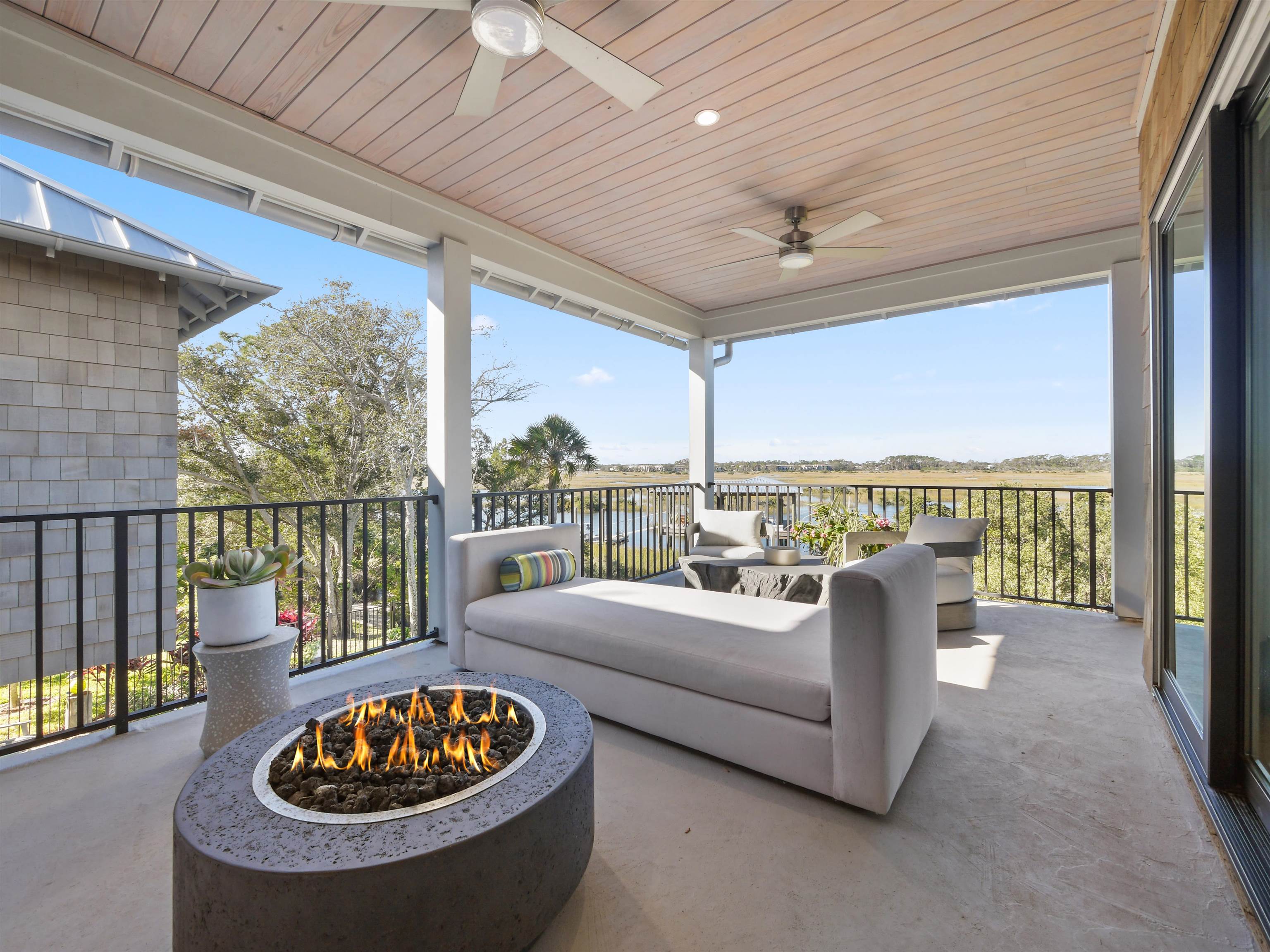 3417 Lands End Dr