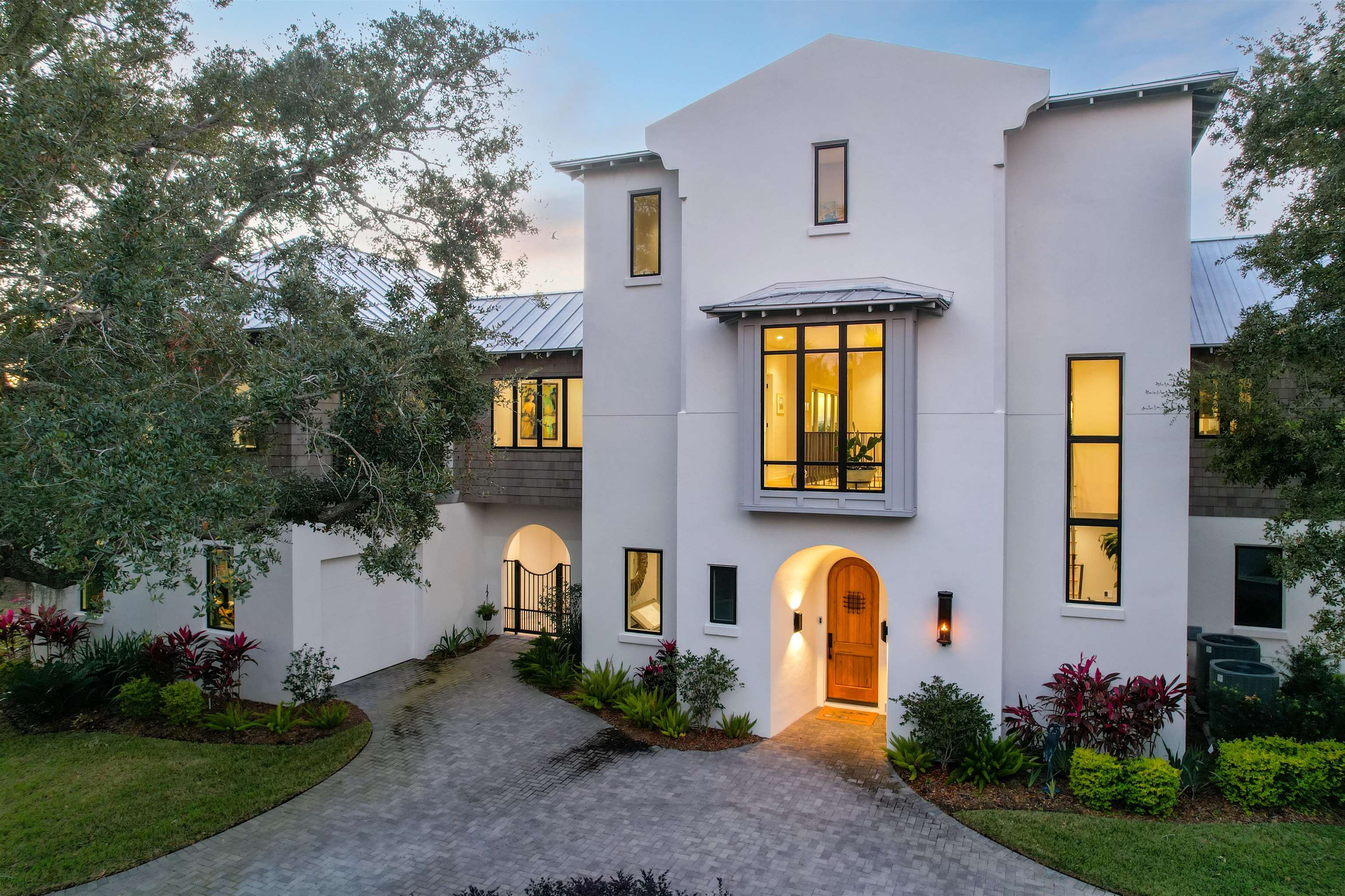 3417 Lands End Dr
