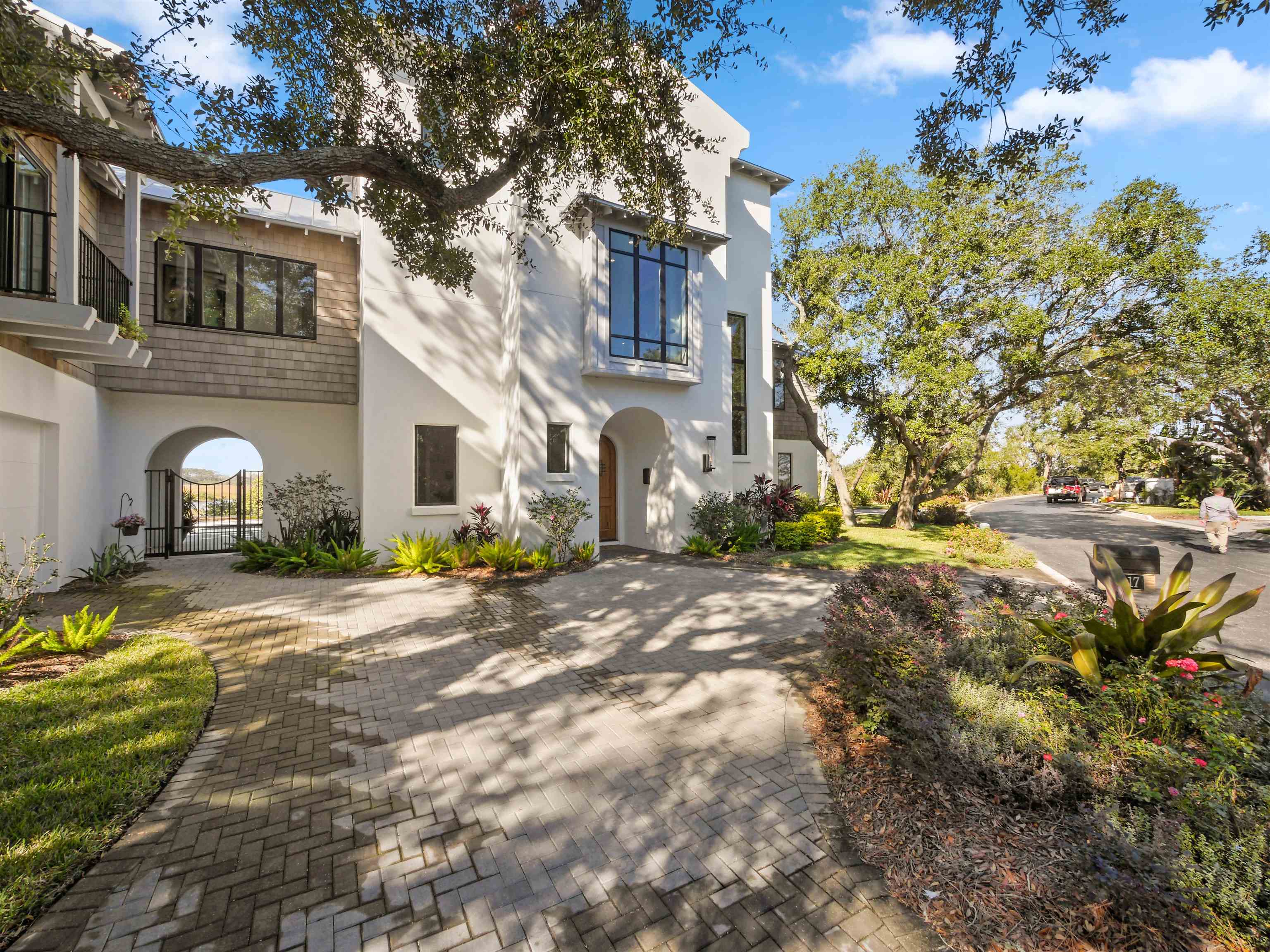 3417 Lands End Dr
