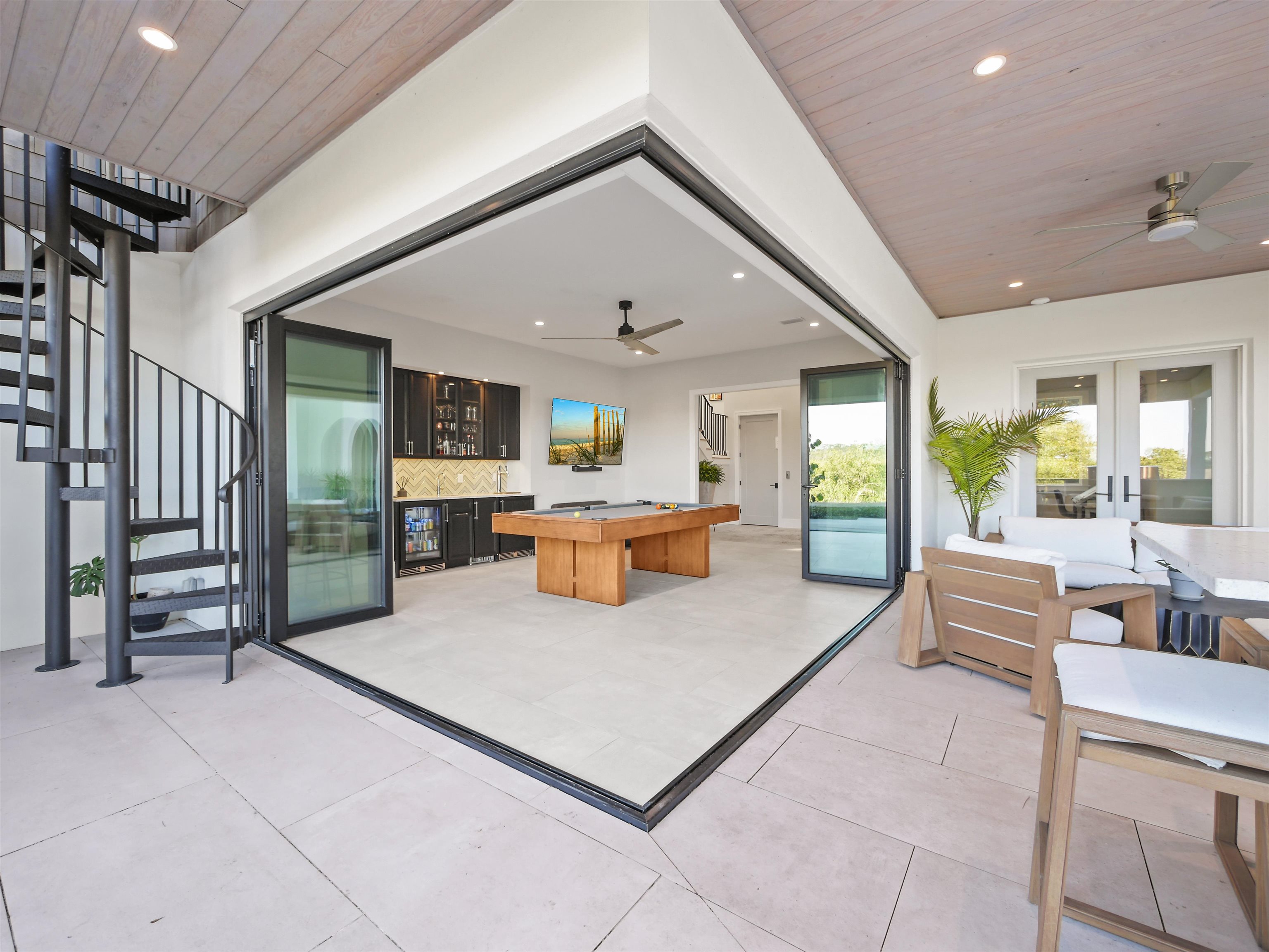 3417 Lands End Dr