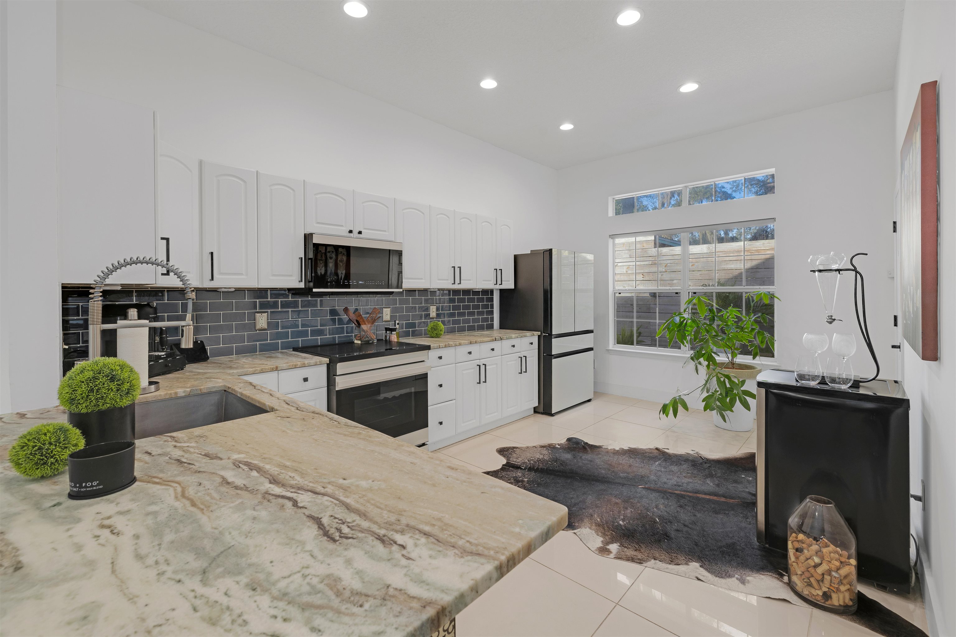2573 Hydrangea St