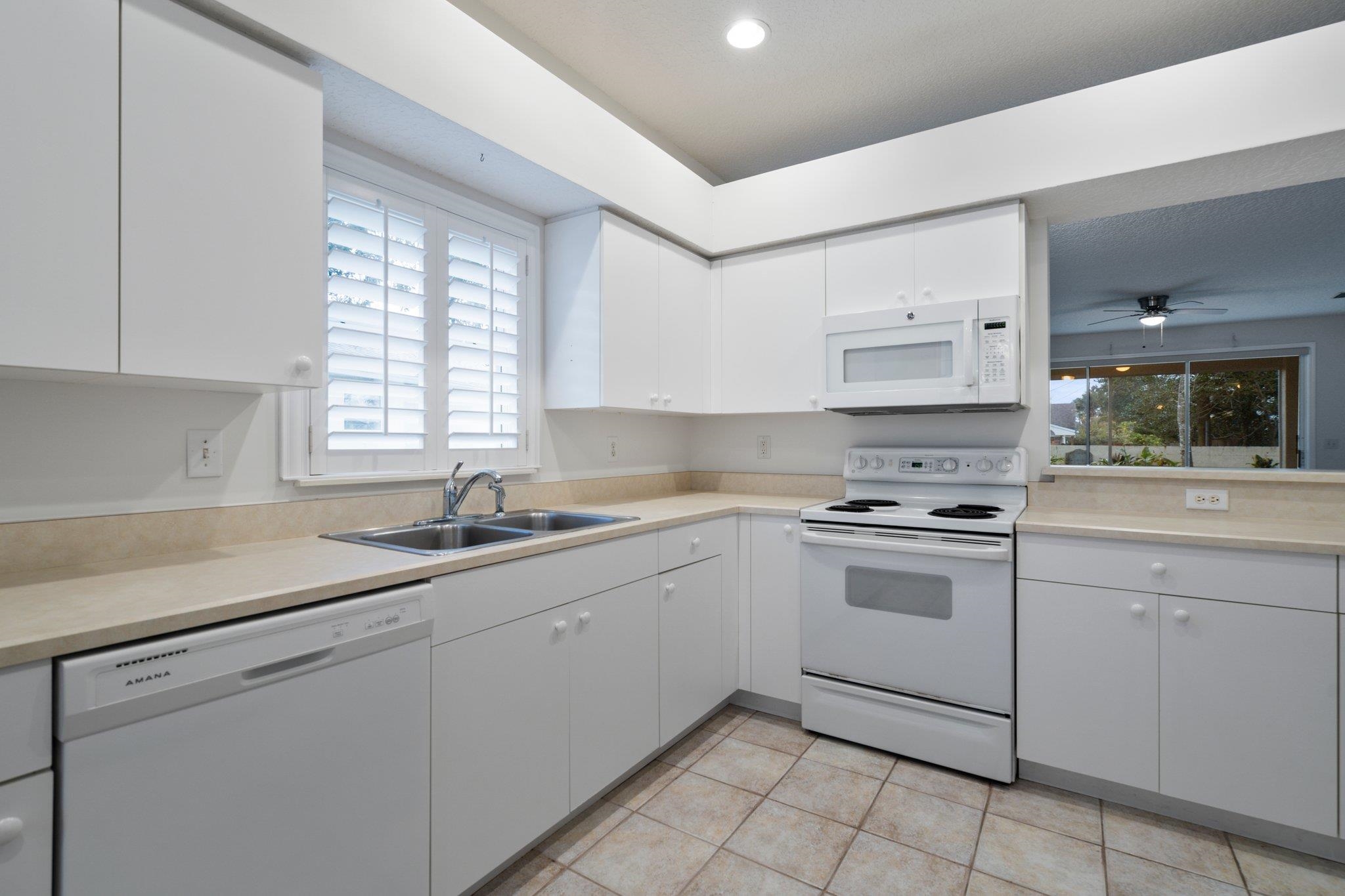 166 Lions Gate Dr