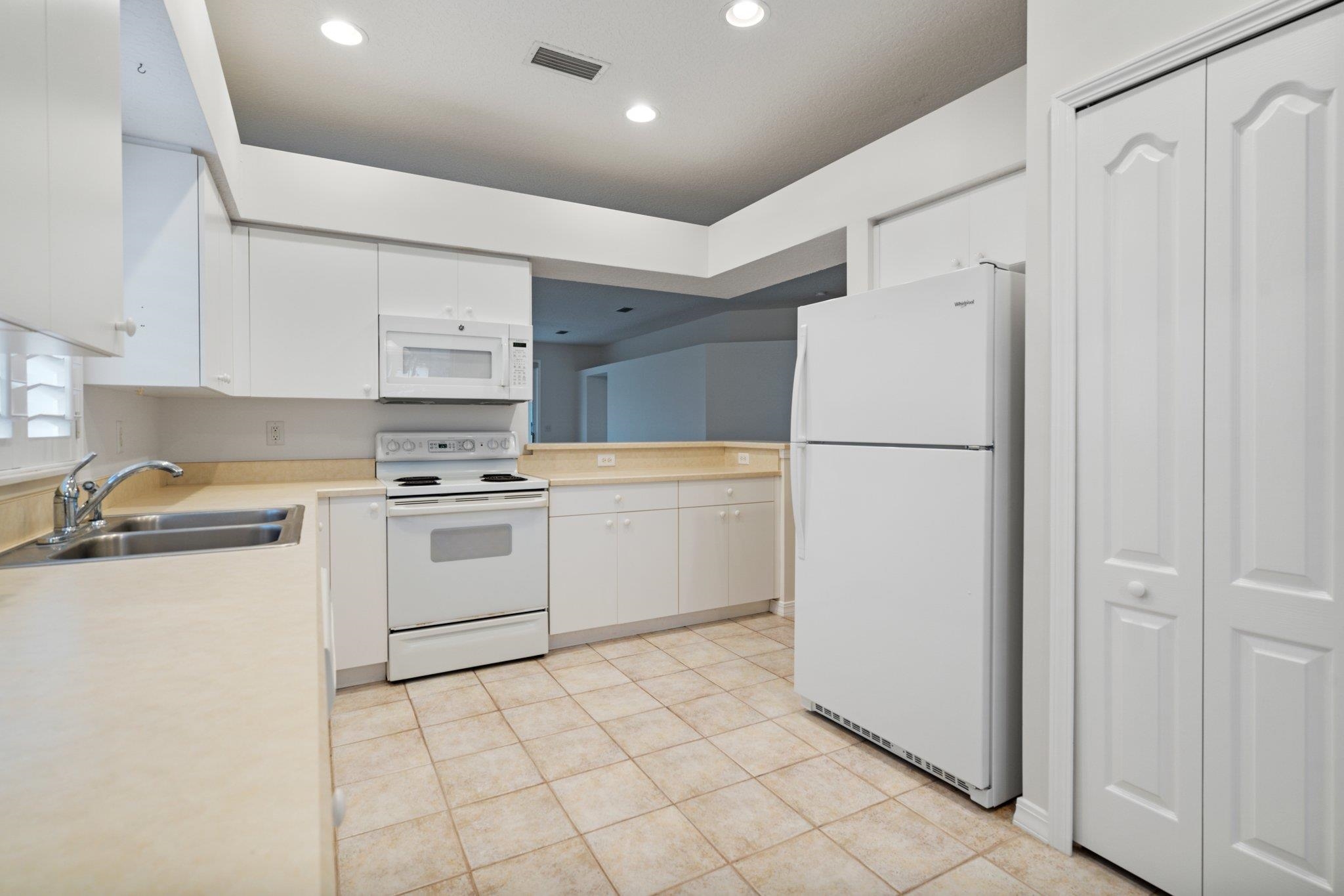 166 Lions Gate Dr