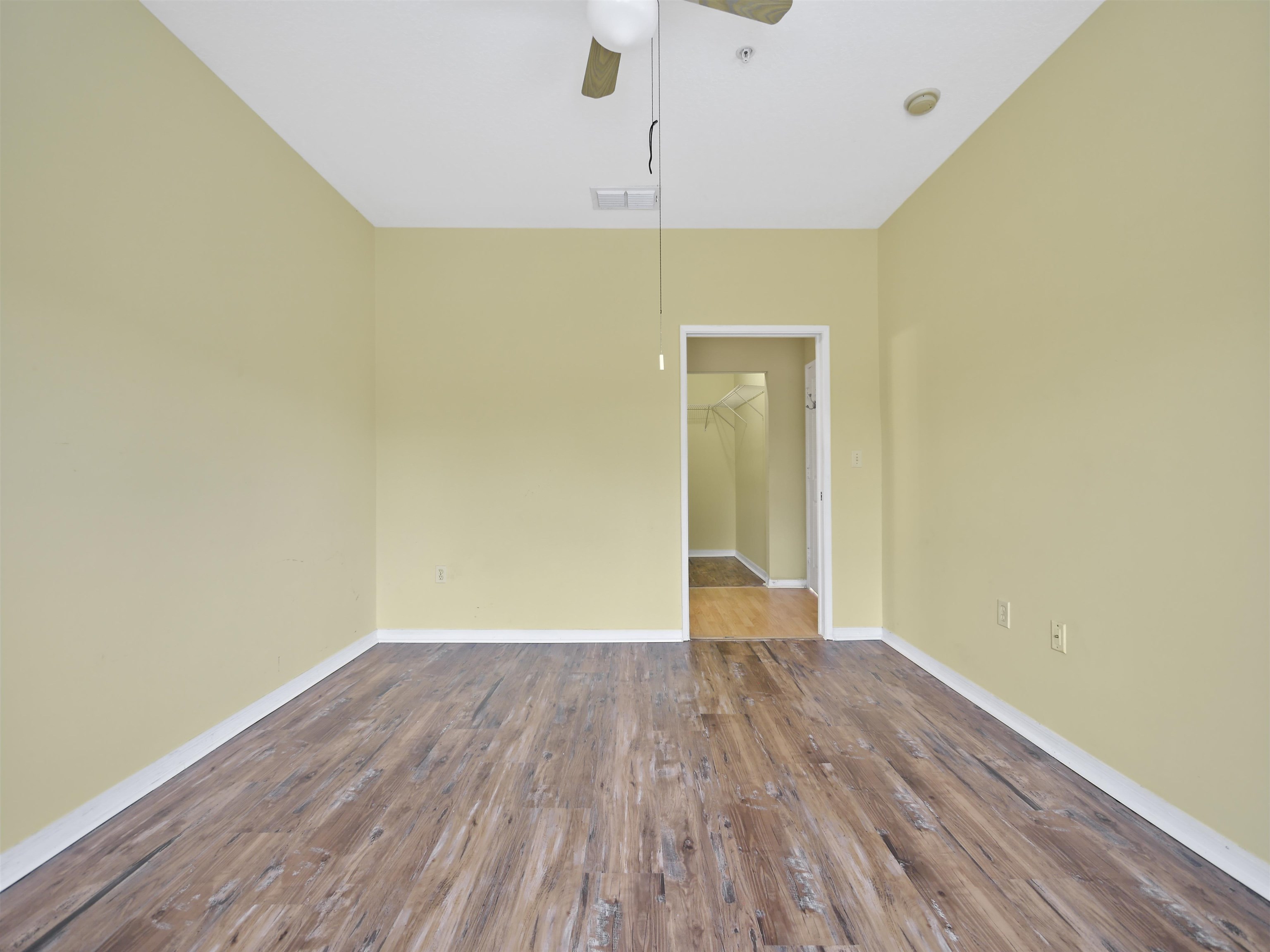 560 Florida Club Blvd Unit: 207