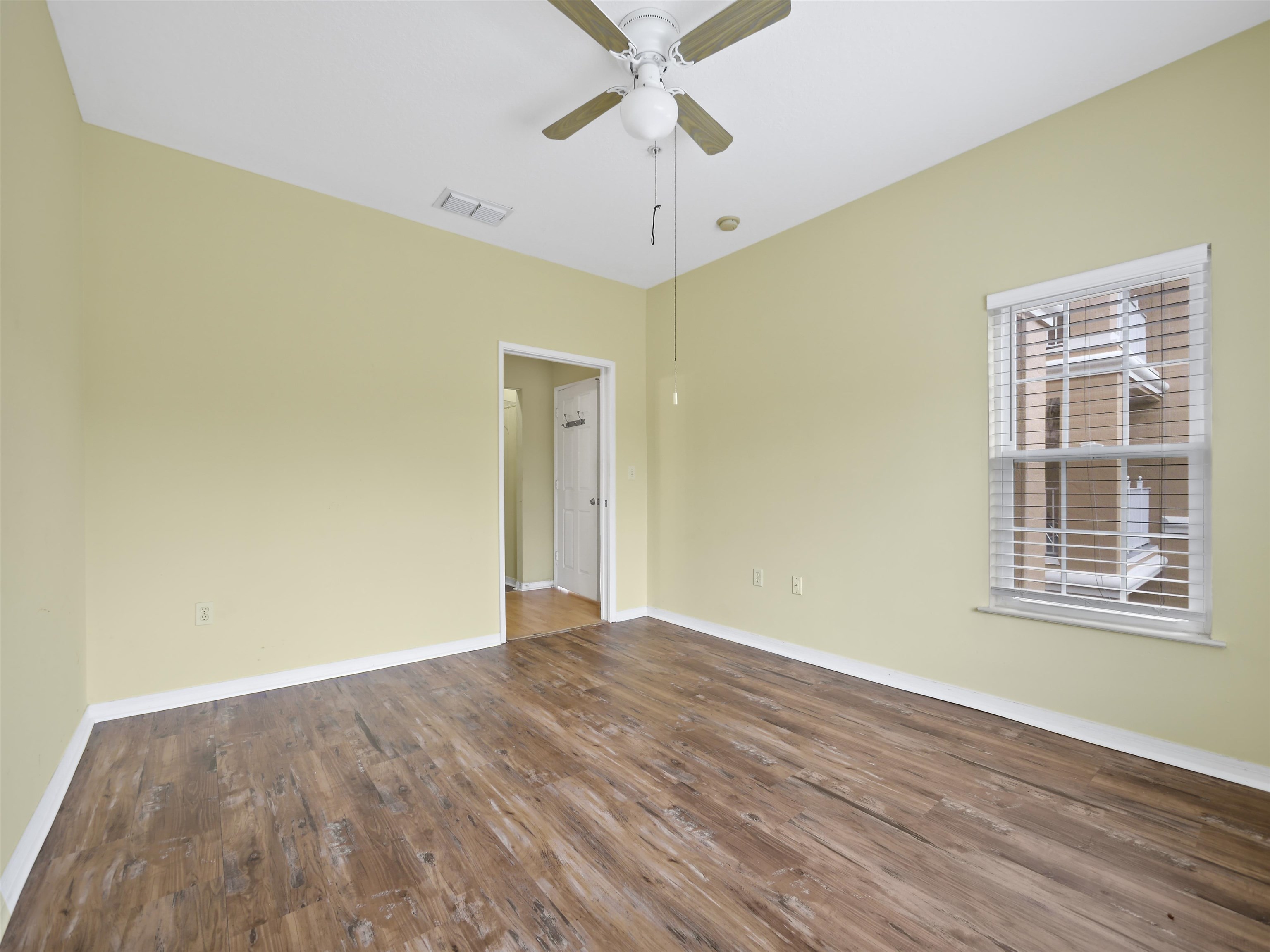 560 Florida Club Blvd Unit: 207