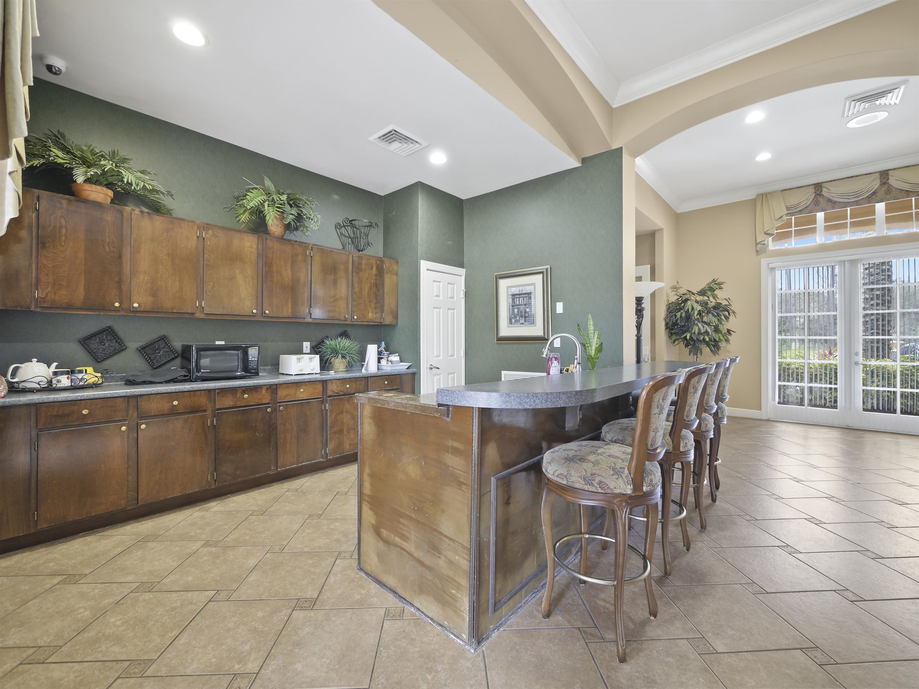 560 Florida Club Blvd Unit: 207